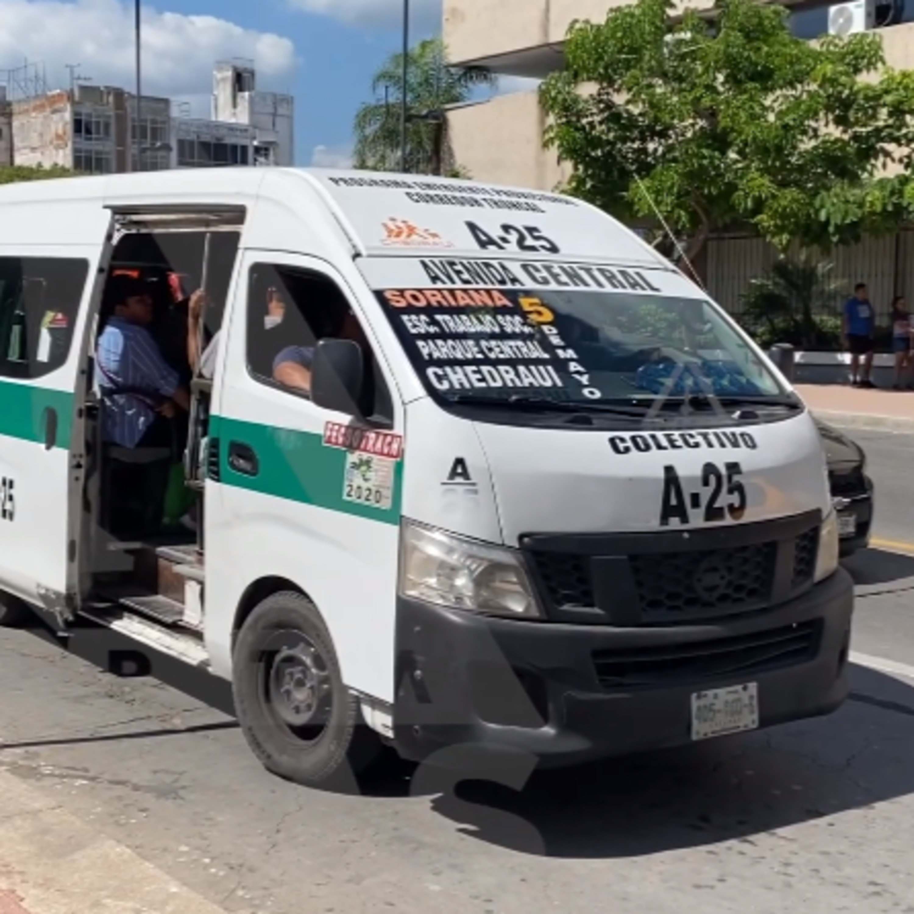 Causa molestia aumento de dos pesos al colectivo episode artwork