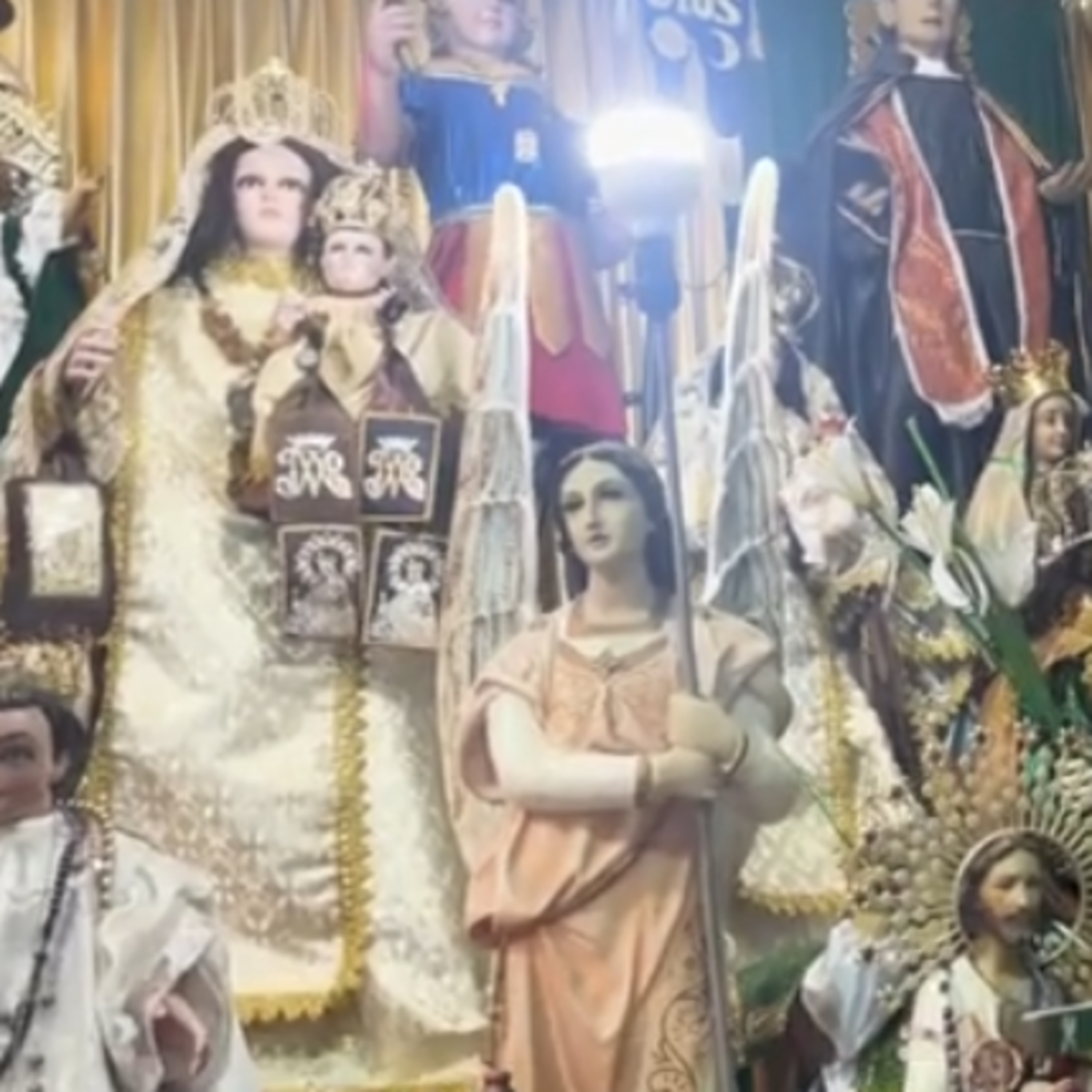 En Patria Nueva existe una ermita con decenas de santos episode artwork
