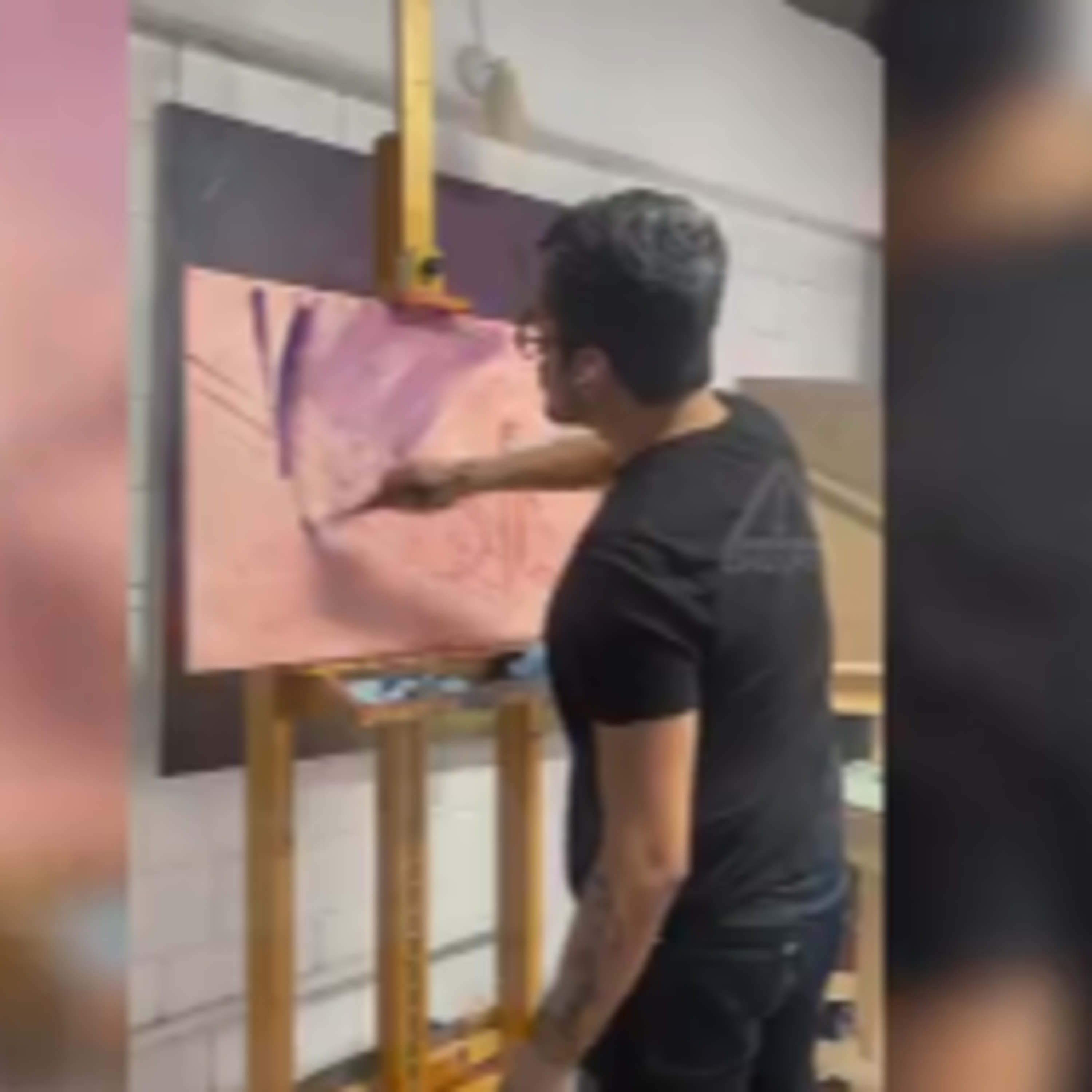 Fabián Cháirez regresa a Chiapas: El artista que desafía las masculinidades en el arte 🌟 episode artwork