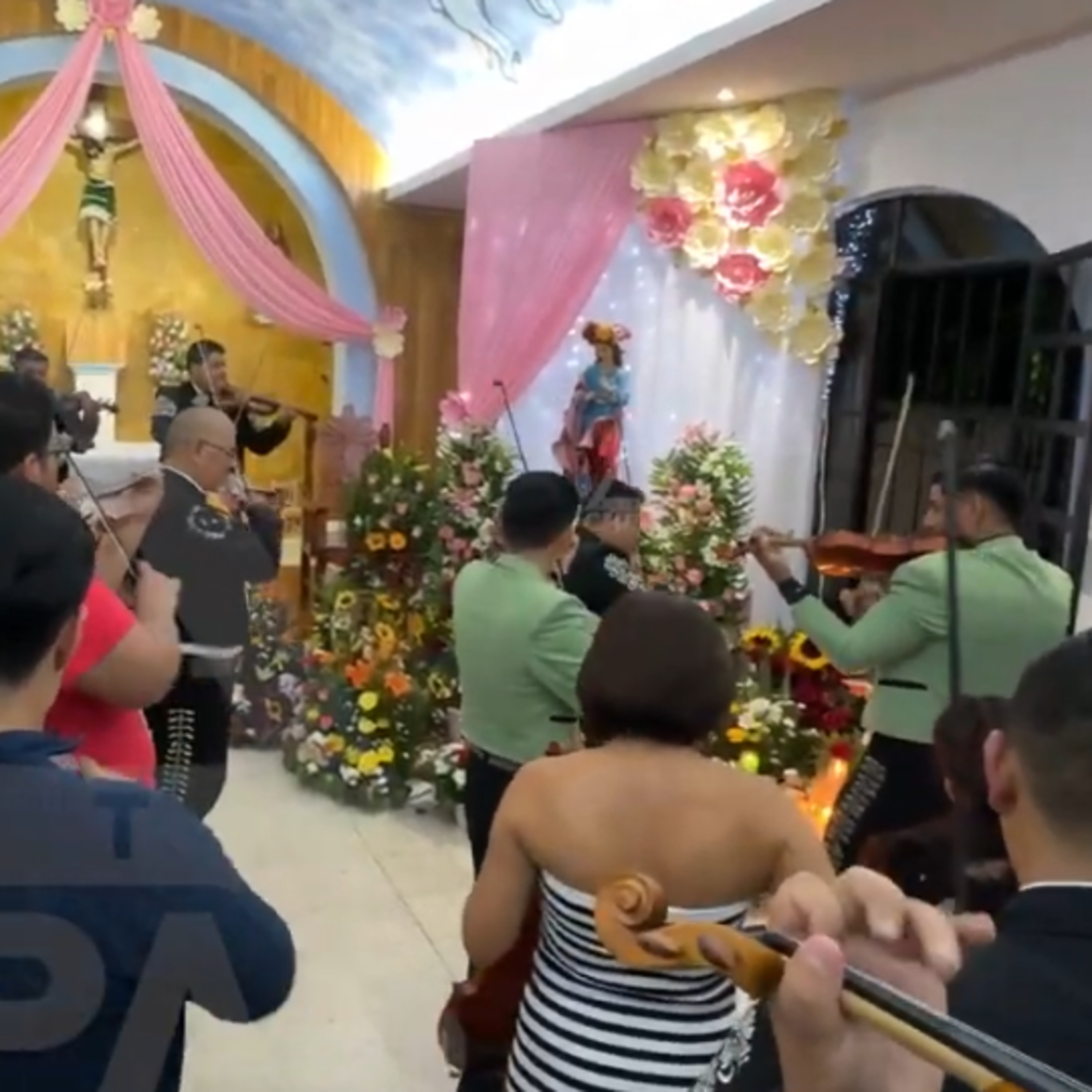 🎺 Músicos llevan serenata a Santa Cecilia 🎶 episode artwork