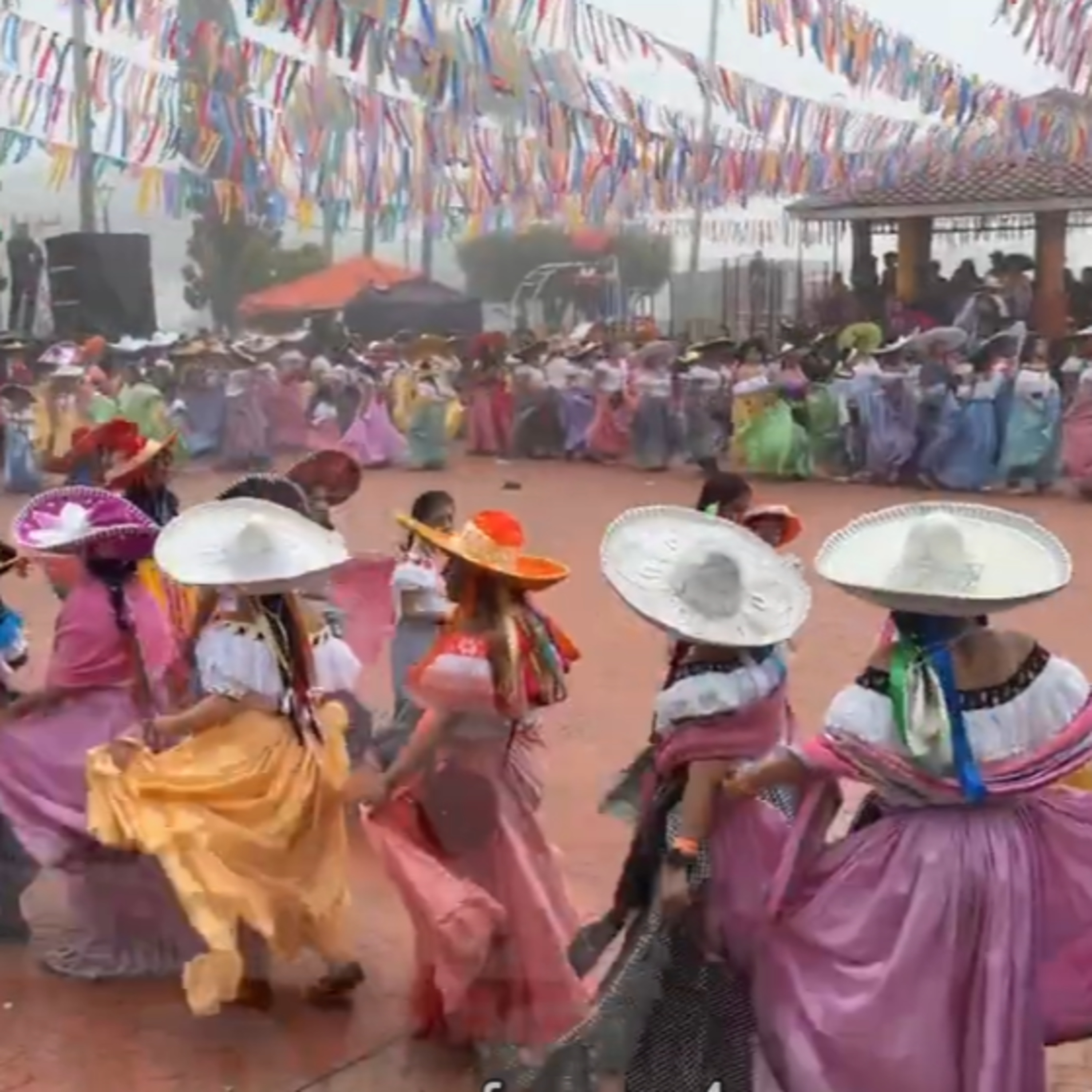 💃 Tradición y fe: Las Candelarias llenaron de color San Fernando episode artwork