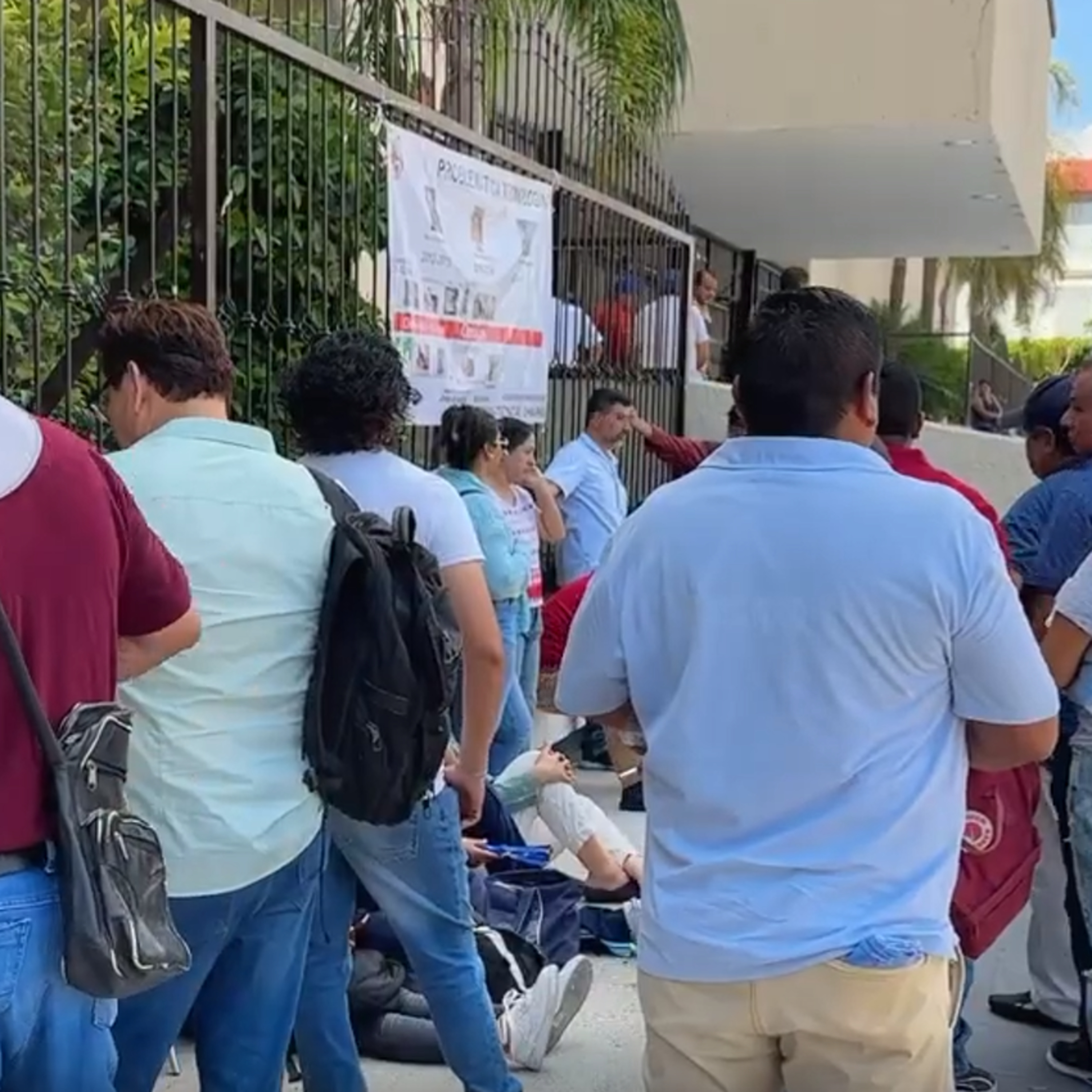 Maestros de secundarias técnicas exigen pago y denuncian corrupción. episode artwork