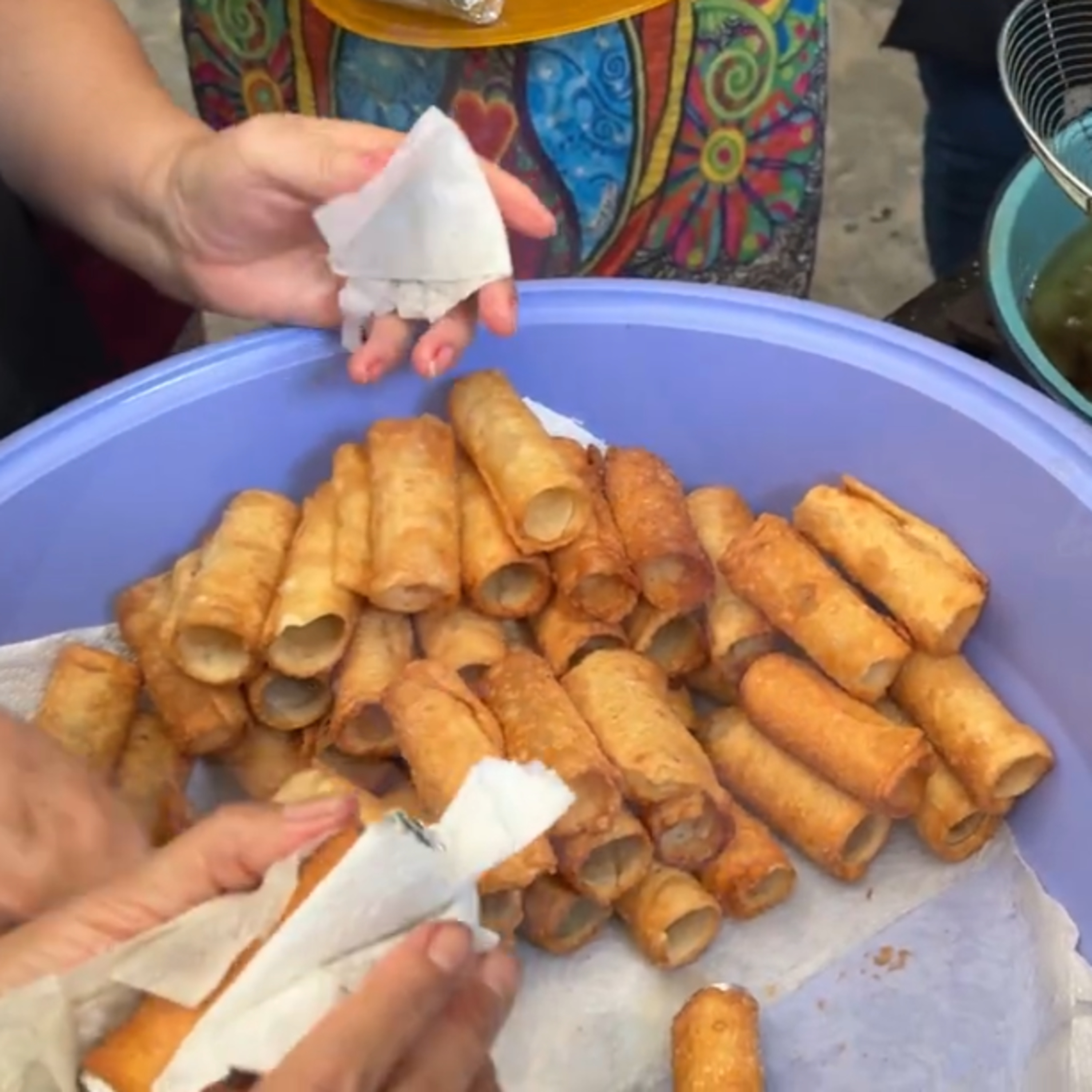 Comparten recetas de dulces tradicionales mediante talleres episode artwork