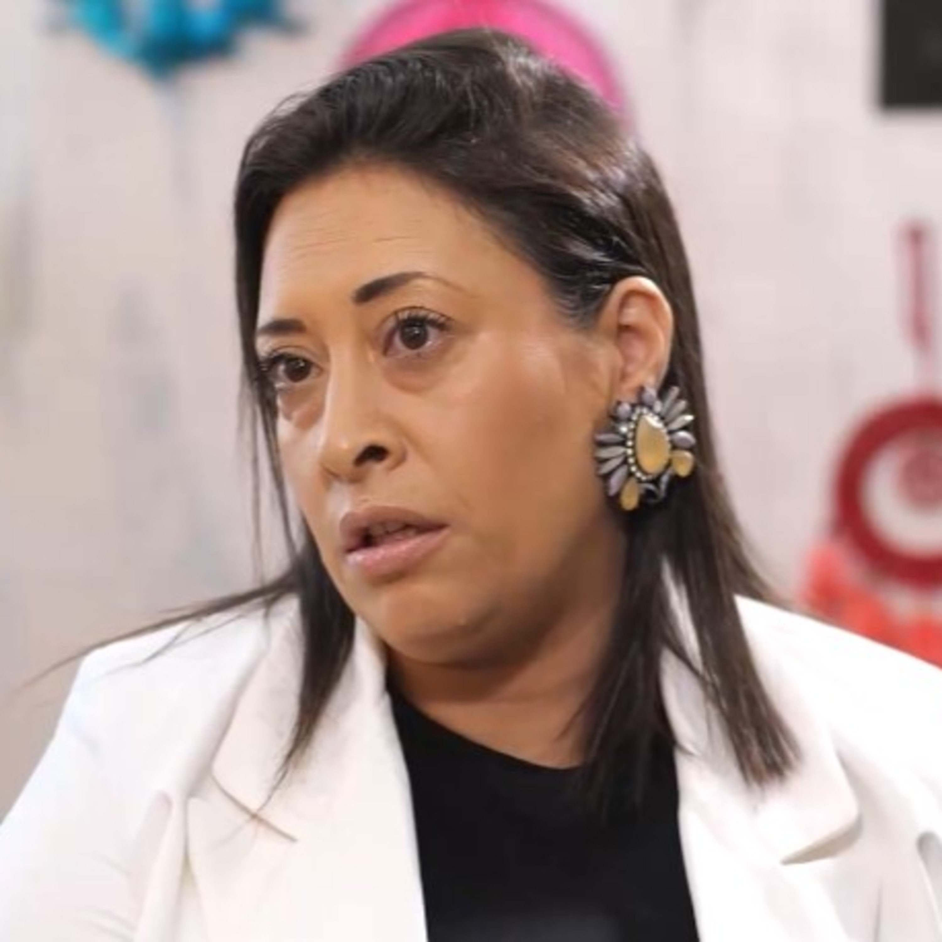 "זה דוקר בלב": מירי גיל בריאיון אמיץ על רווקות מאוחרת episode artwork