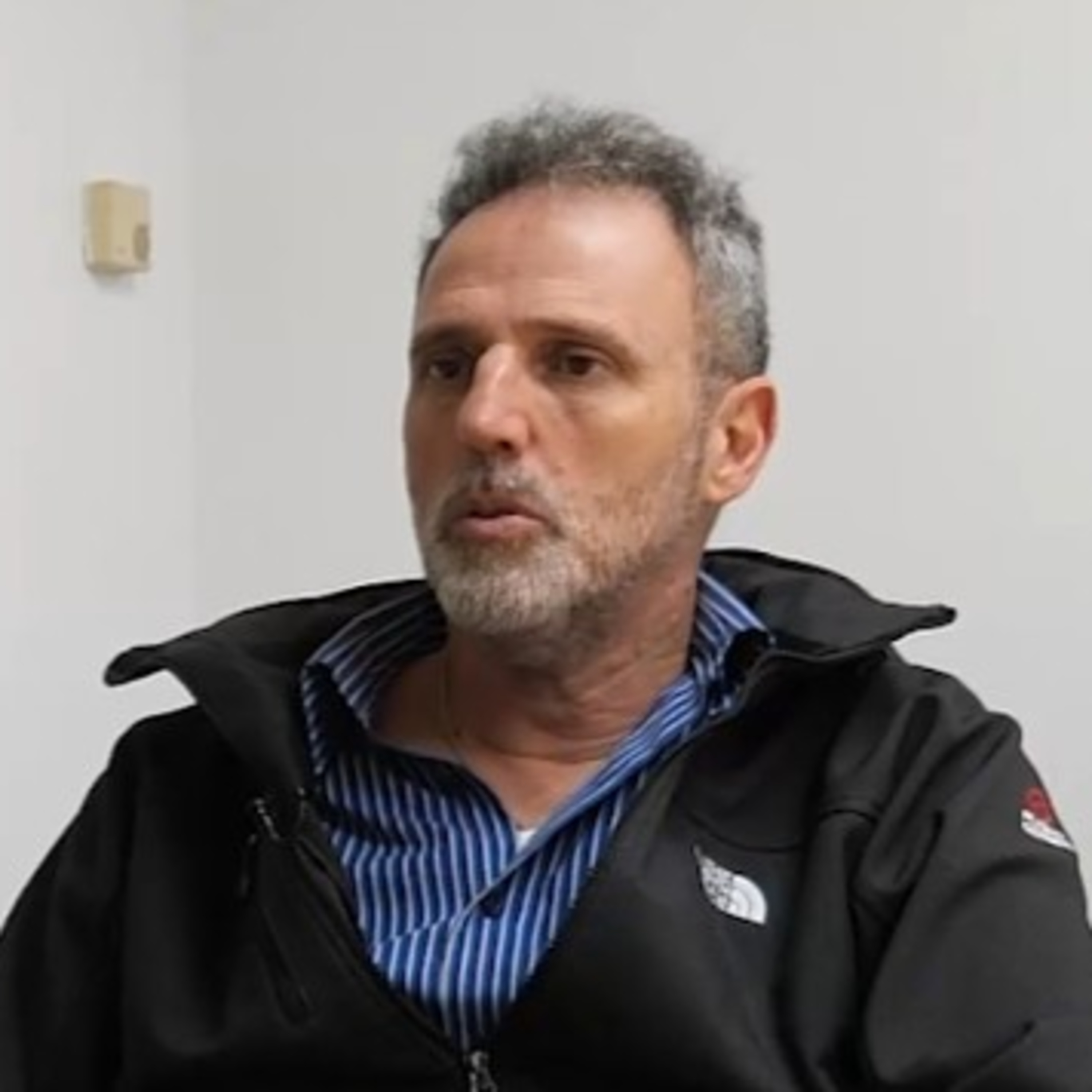 אביה של רומי גונן: "היינו עסוקים כל הזמן בעשייה. התרחקנו מפוליטיקה" episode artwork