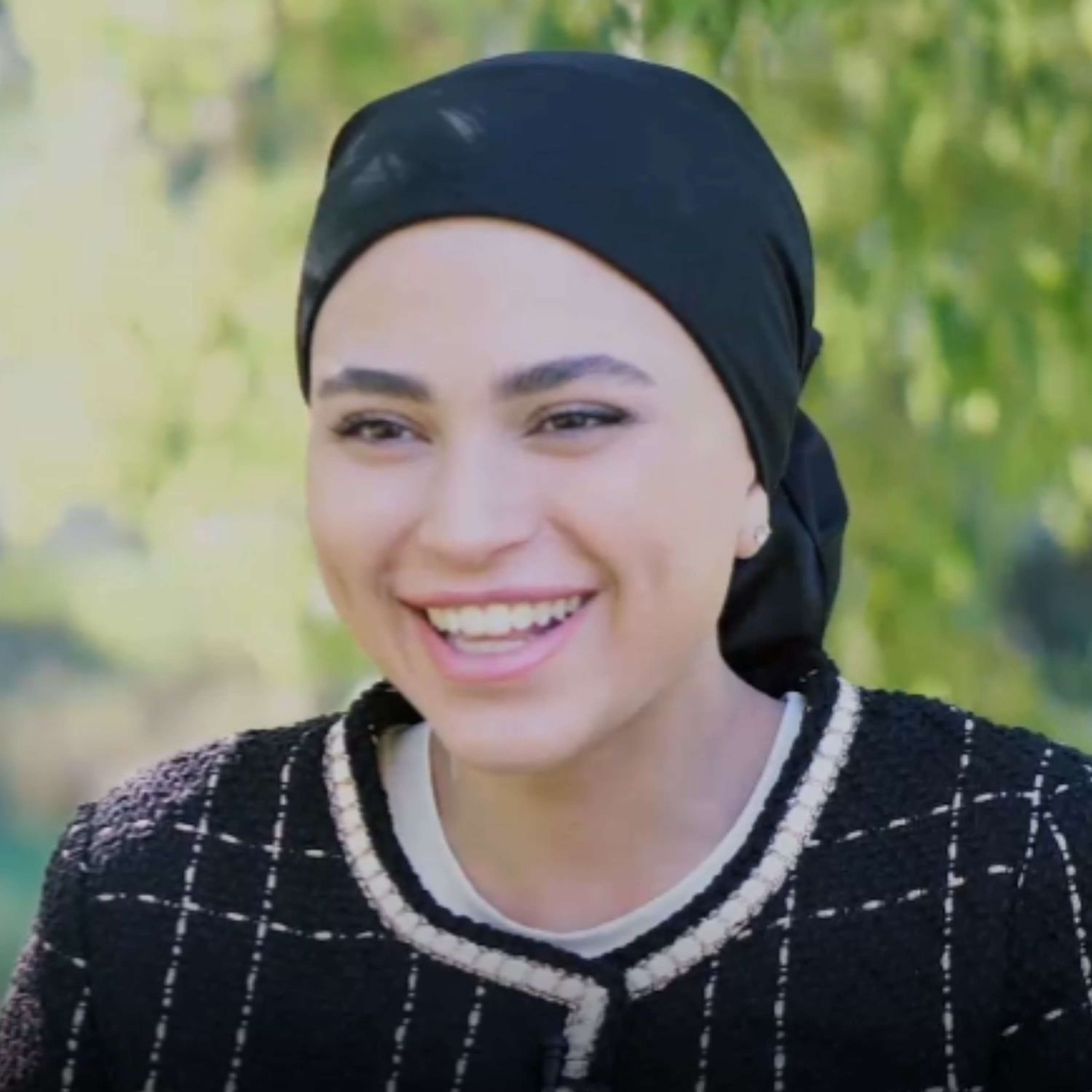 "הסתכלו עלינו כאילו נפלנו מהירח": תאיר גולן על החיים שהשתנו מהקצה אל הקצה episode artwork