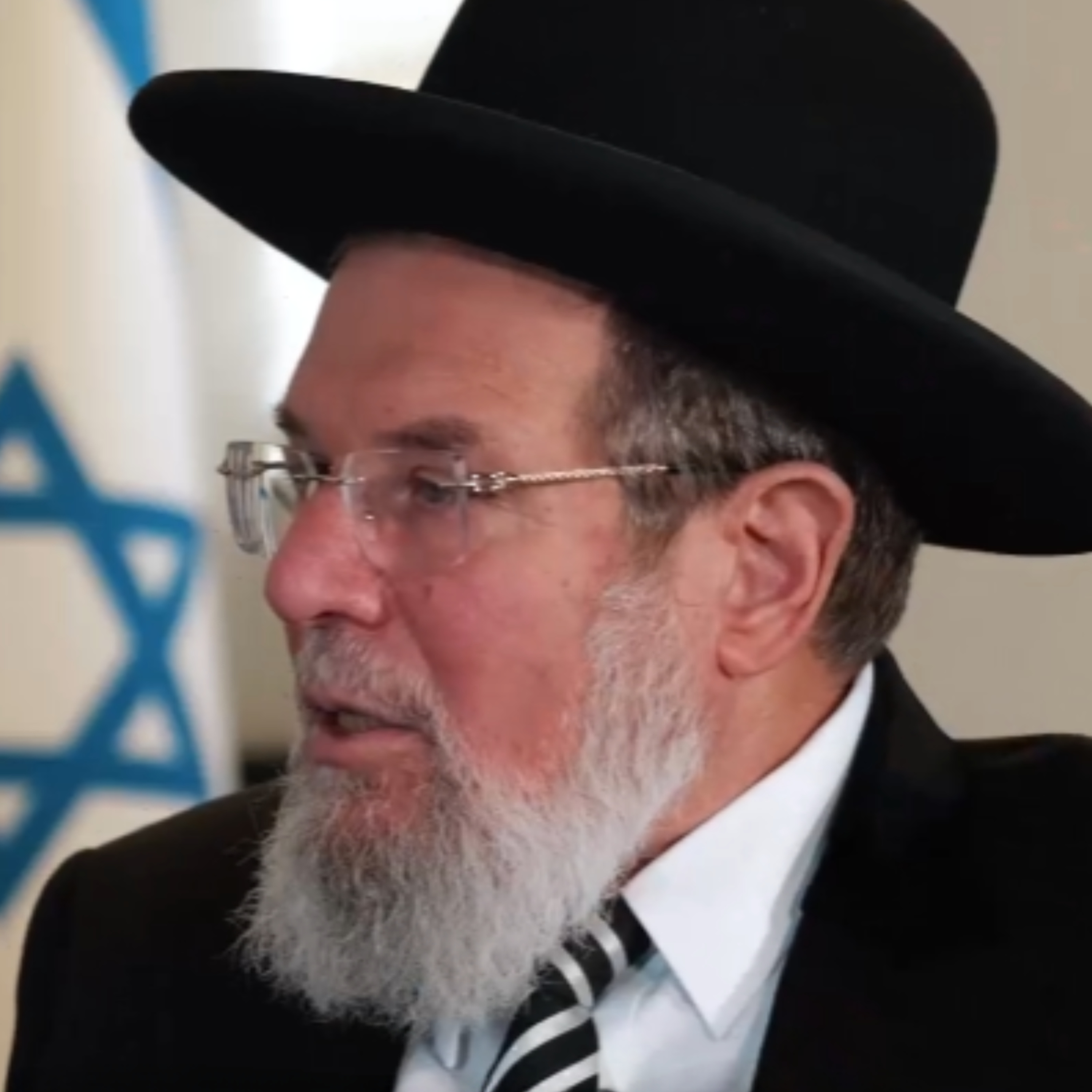 "האתאיסט ביקש ממני חיבוק": ריאיון מיוחד עם הרב קלמן בר, הרב הראשי לישראל episode artwork