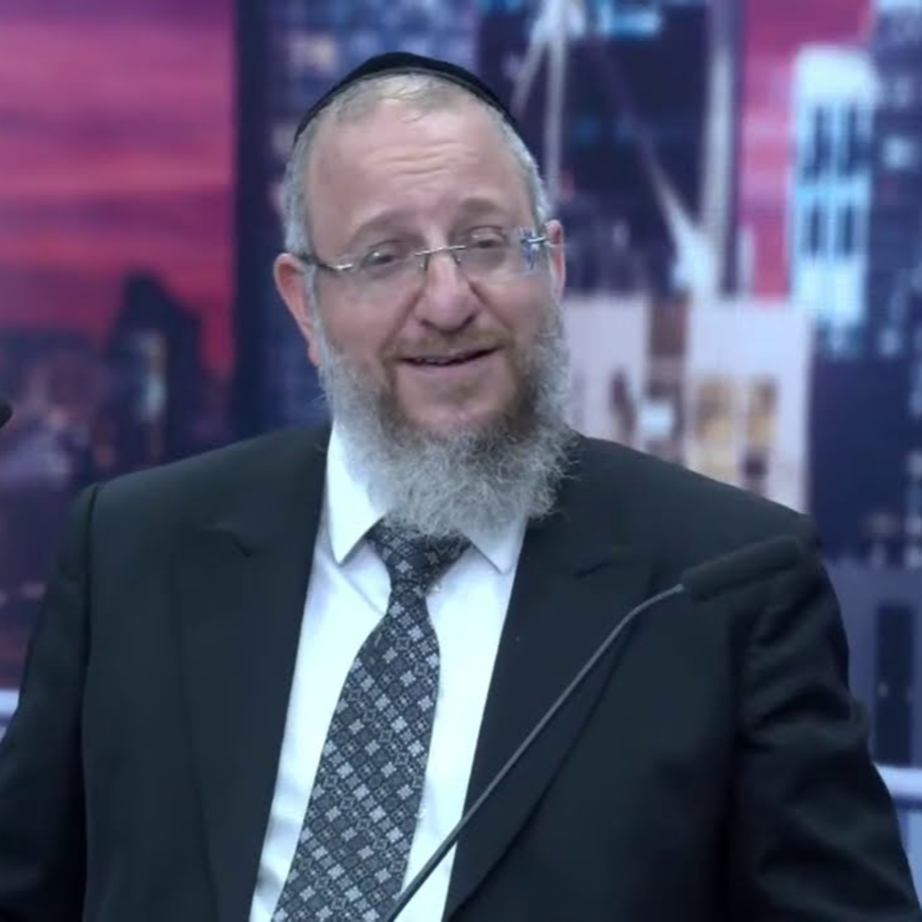 הלכה למעשה: האם ההלכה מתירה לגדל גור אריות? episode artwork