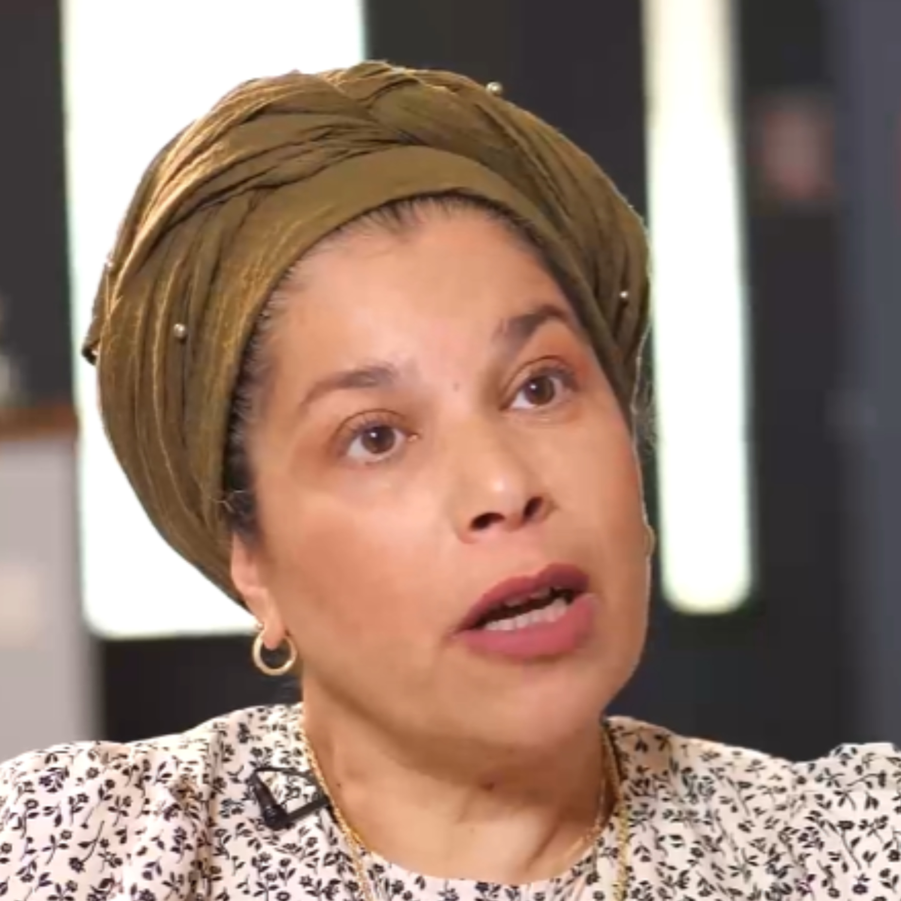 "הוא אמר 'הרגשתי שיש כיפה ששומרת עליי'": סיגלית כהן על הבן החטוף ששב מעזה episode artwork