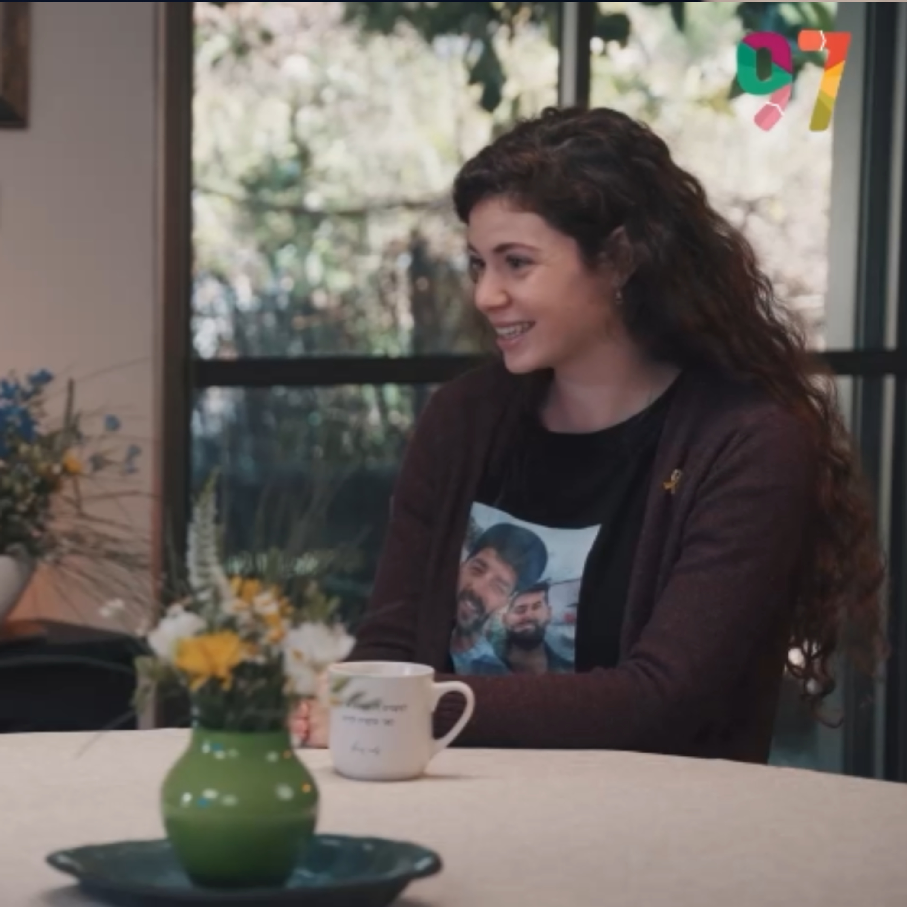 רותי גרינגליק משוחחת עם שיר סגל, שהוריה נחטפו לעזה והוחזרו בעסקת חטופים episode artwork