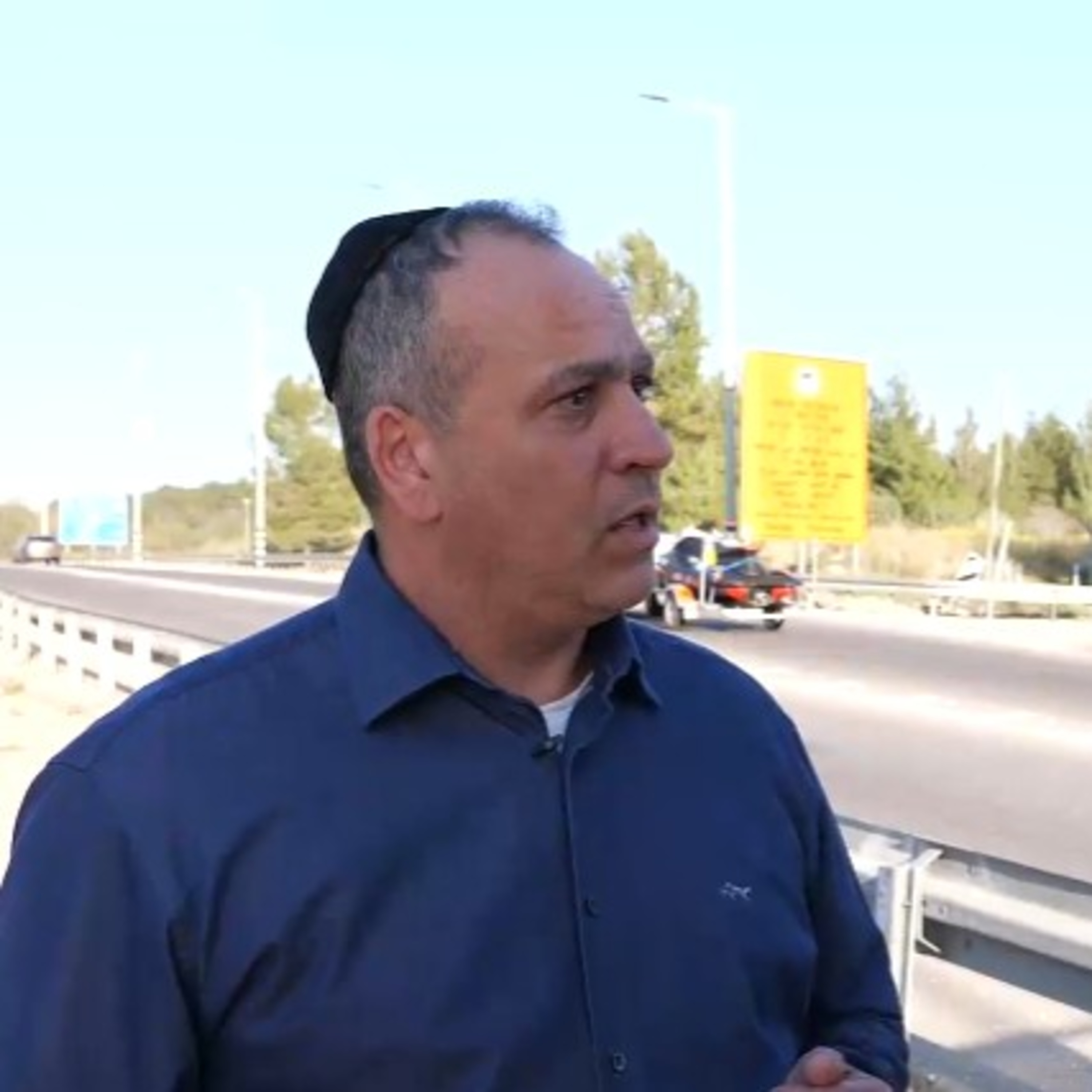 "השחיתו את בית הכנסת. נשארנו עם שלטים": גולן אזולאי במפגש מטלטל עם דורון כהן episode artwork