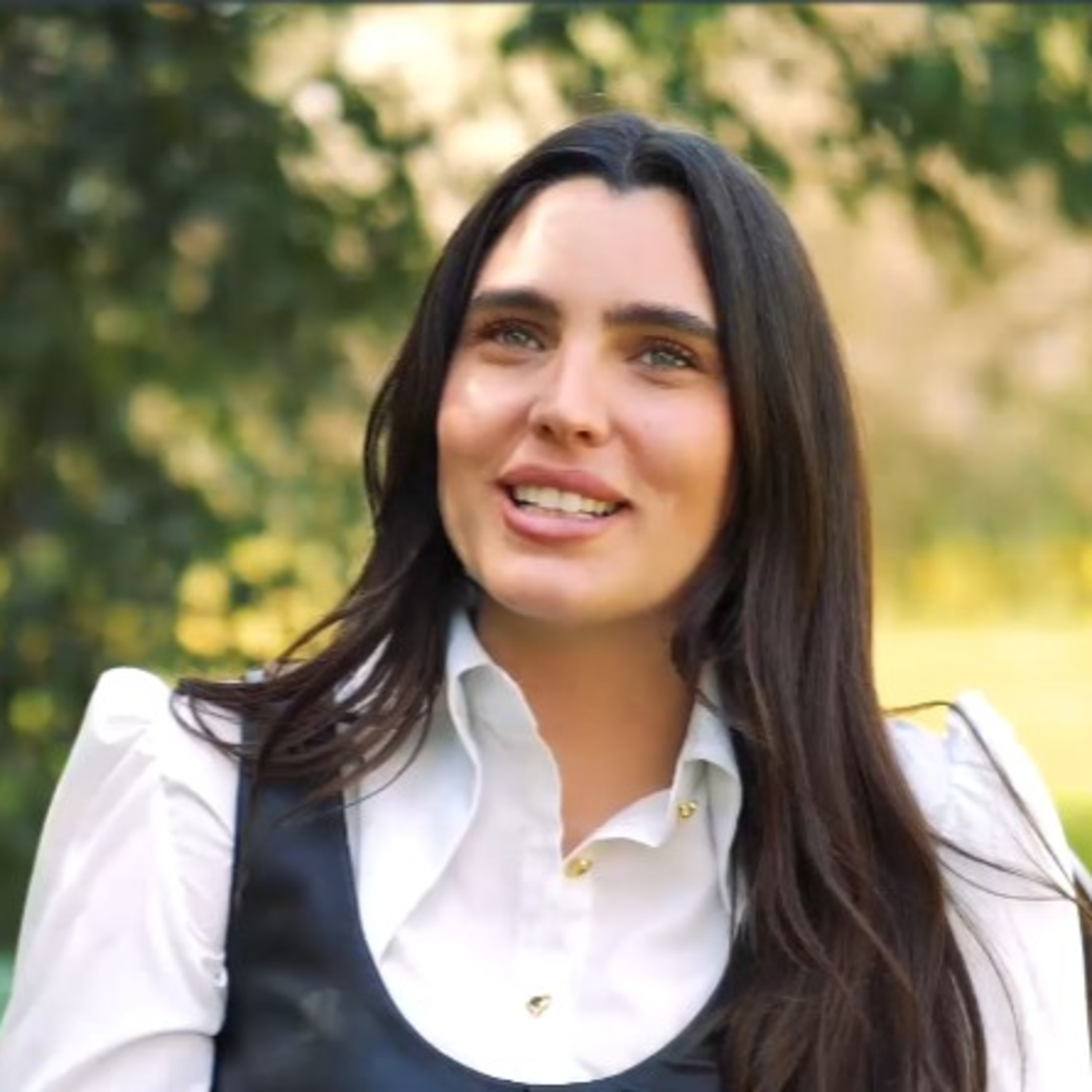 "אני כבר לא חוזרת בתשובה. אני דתייה": מור ממן בריאיון אישי מרגש episode artwork