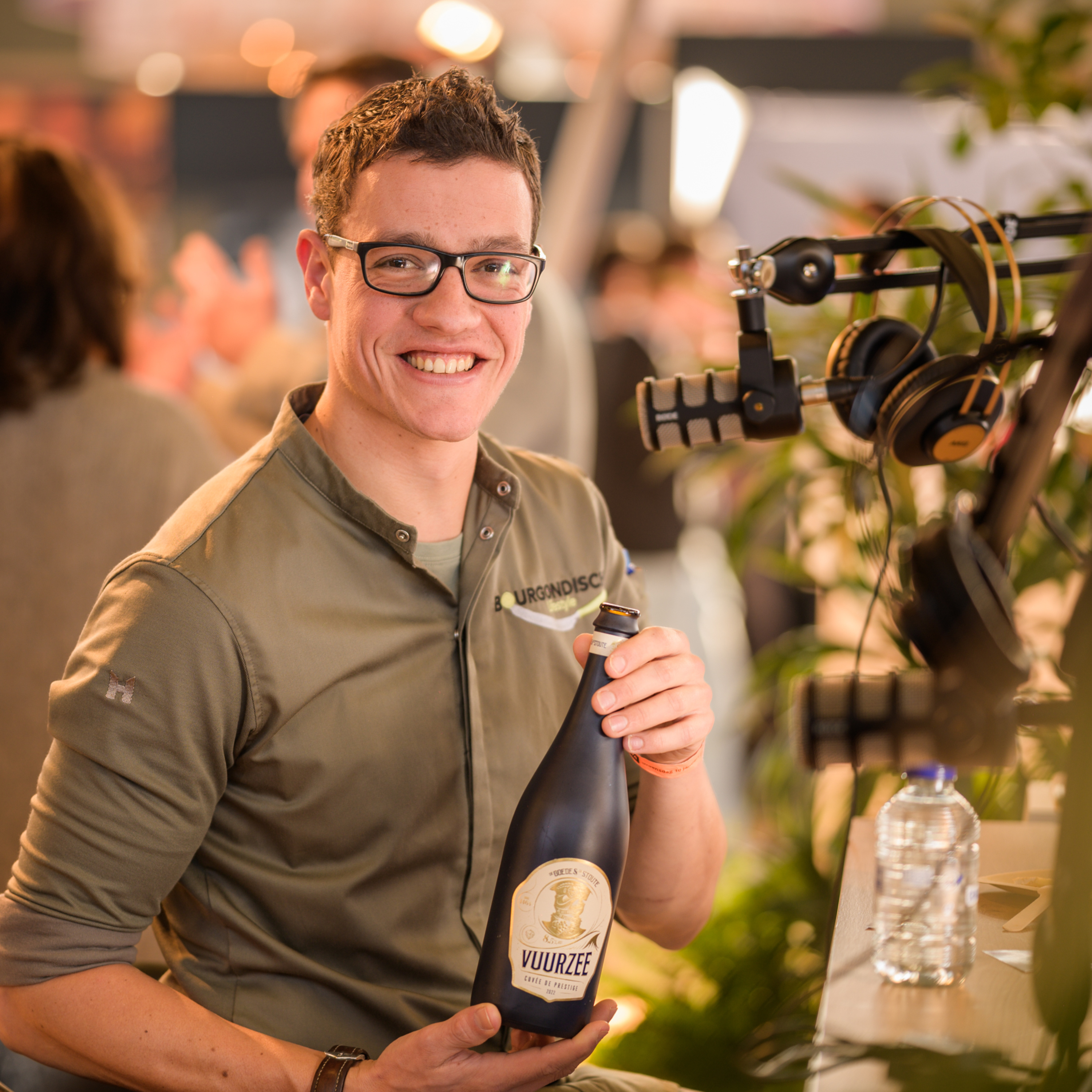 Tom Rozestraten brengt ons een kaasplateau en Faber van der Linden schenkt hierbij een wel heel bijzonder champagnebiertje | S11E05 episode artwork