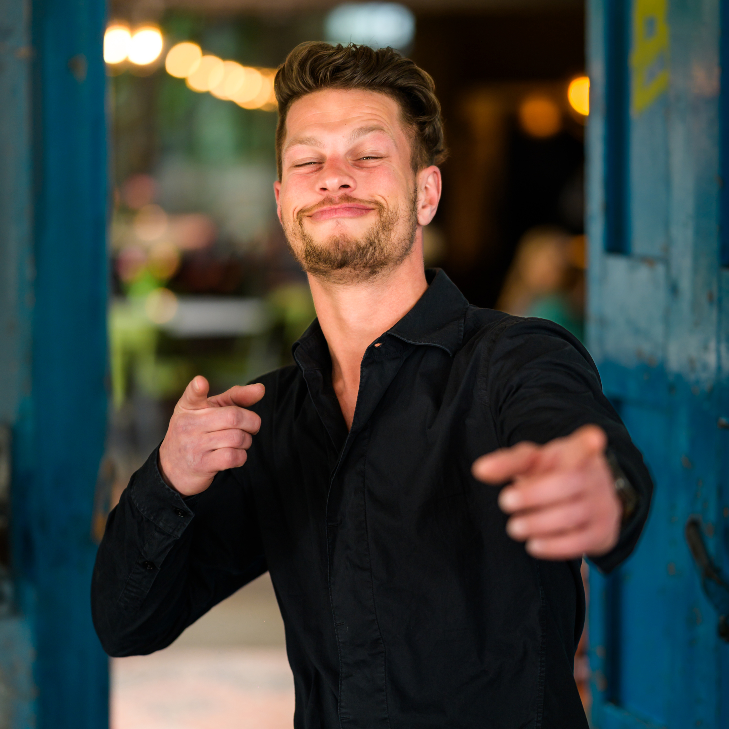 Twan de Boer - de Technische man, Event Marketeer én Coach van een Voetbalteam - Begroet ons al voor we binnen zijn met de grootste glimlach en een kop koffie | De Stamtafel S12E03 episode artwork