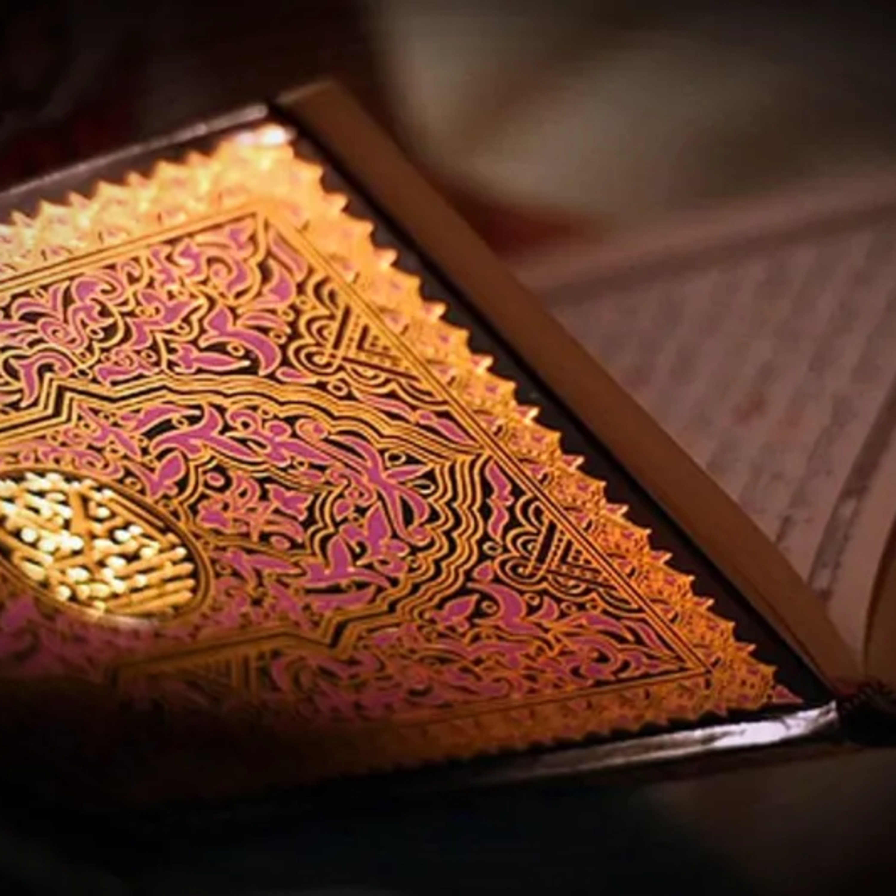 العربية: سورة الحشر (الجمع) – تلاوة خاشعة ومؤثرة – الشيخ بدر التركي English: Surah Al-Hashr (The Gathering) – Emotional and Calm Recitation – Sheikh Badr Al-Turki