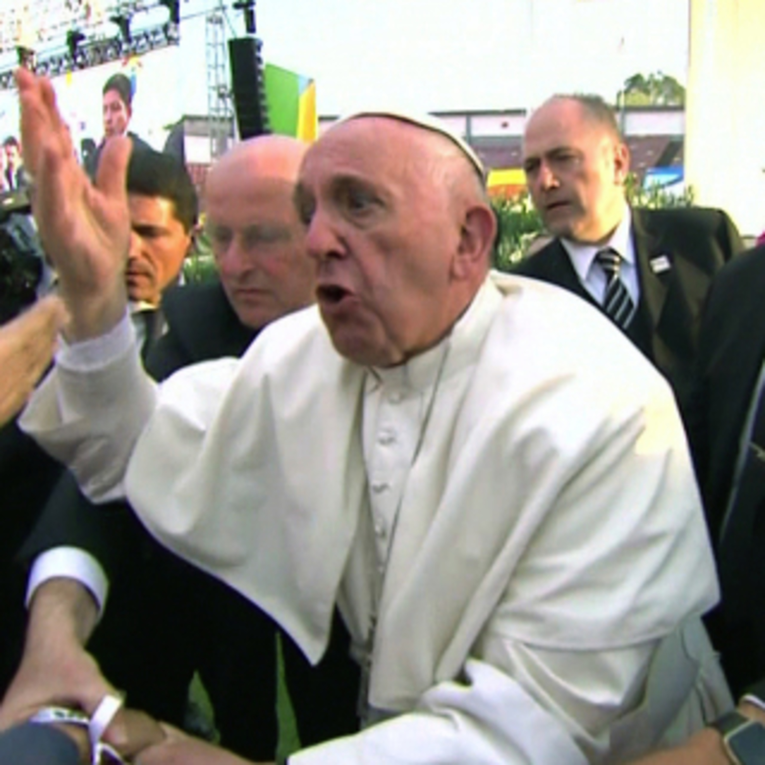 EL PAPA LE DA UN PUÑO A UNA MUJER QUE LE PIDE MISERICORDIA episode artwork