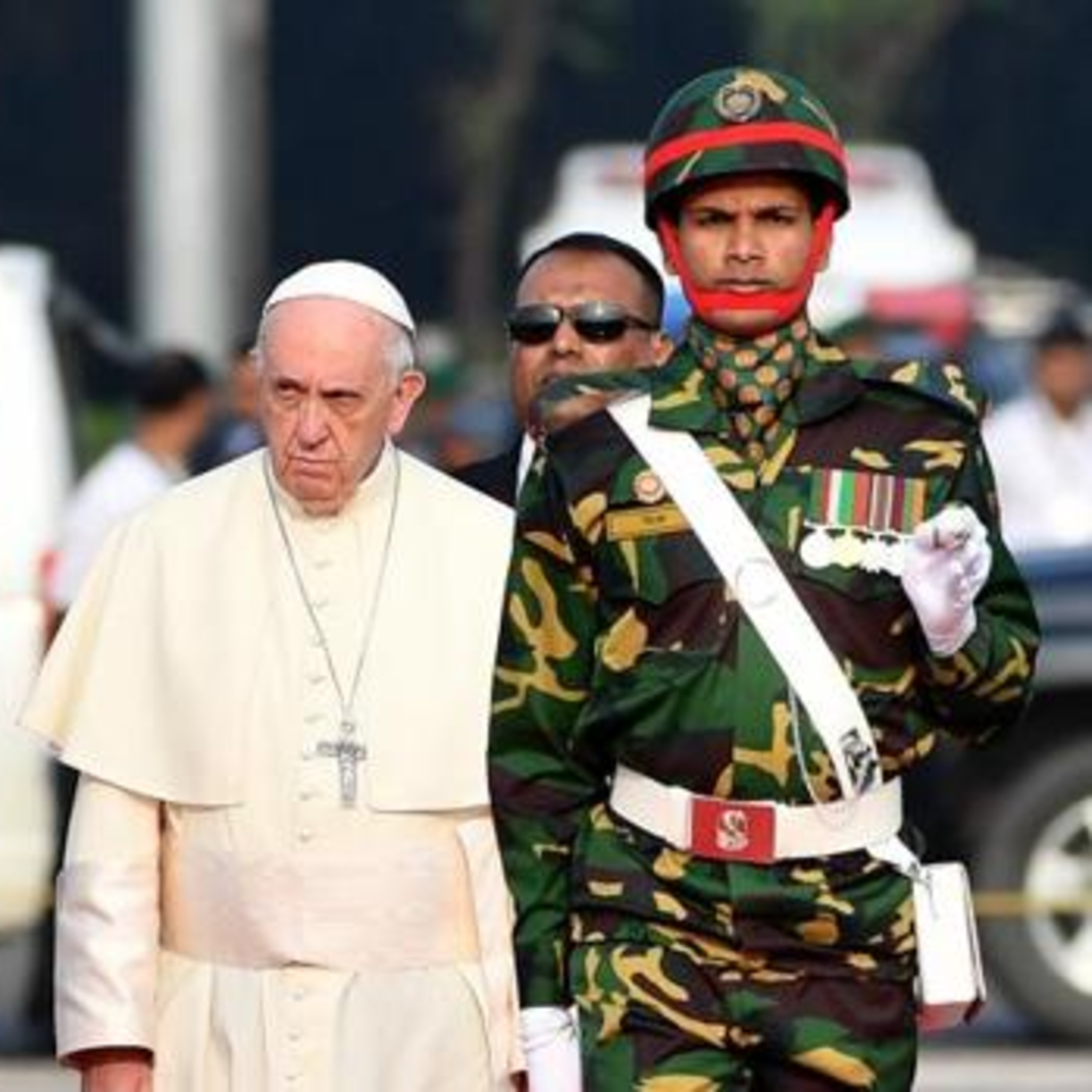 EL PAPA FRANCISCO MULTA CON $$$100 MIL A UNA MUJER Y LUEGO LA EXCOMULGA episode artwork