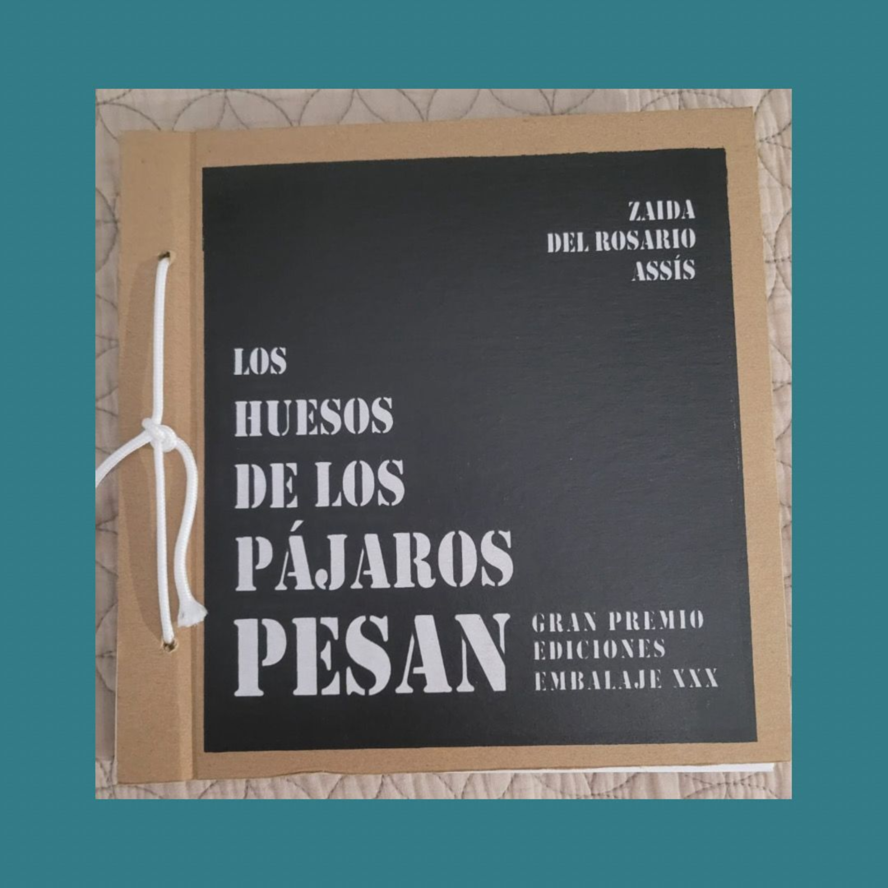 Zaida Assis - A tres manos Leído por Zaida Assis. episode artwork
