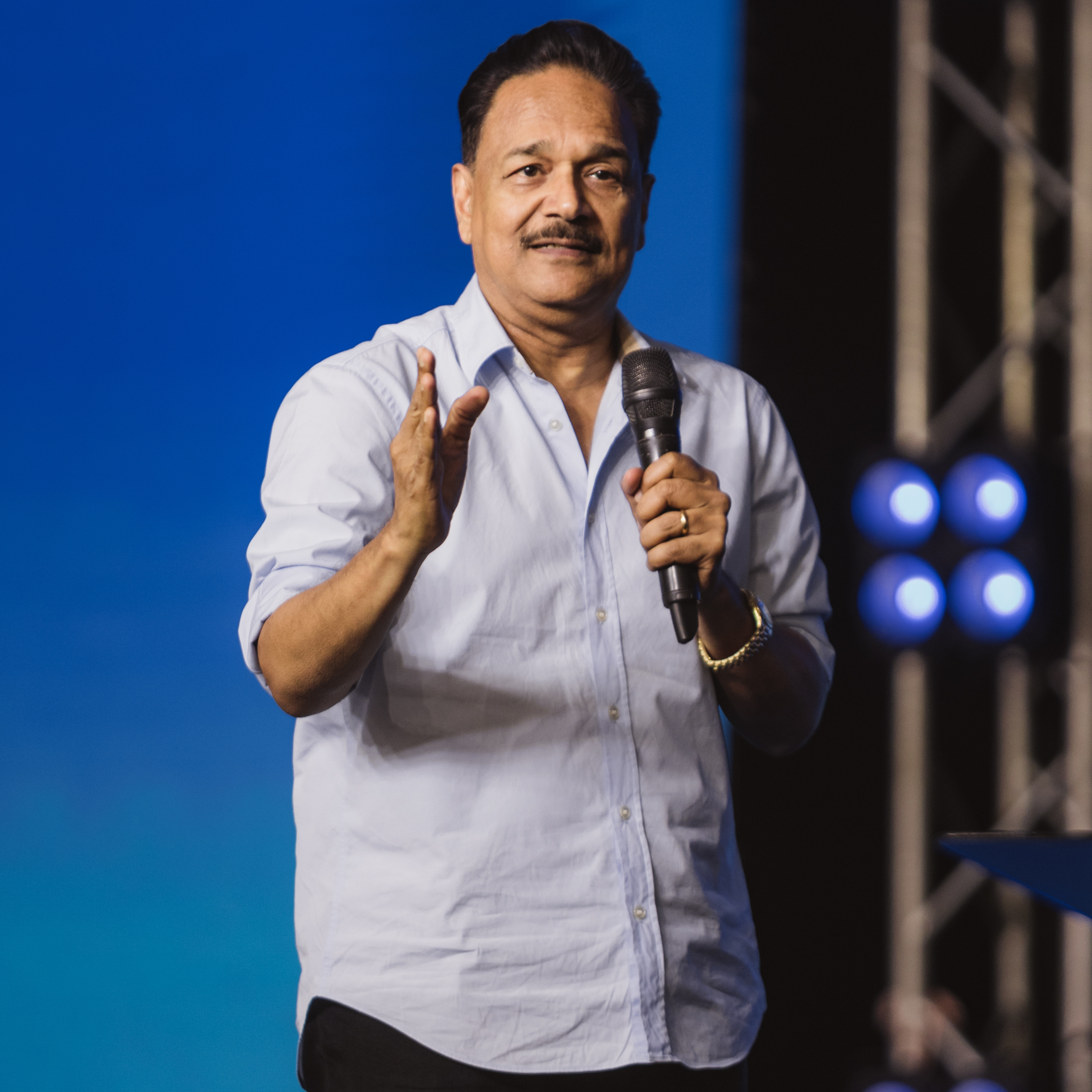 God will meet your needs | Bi-lingual Ps. Samuel | 10 Oct '25