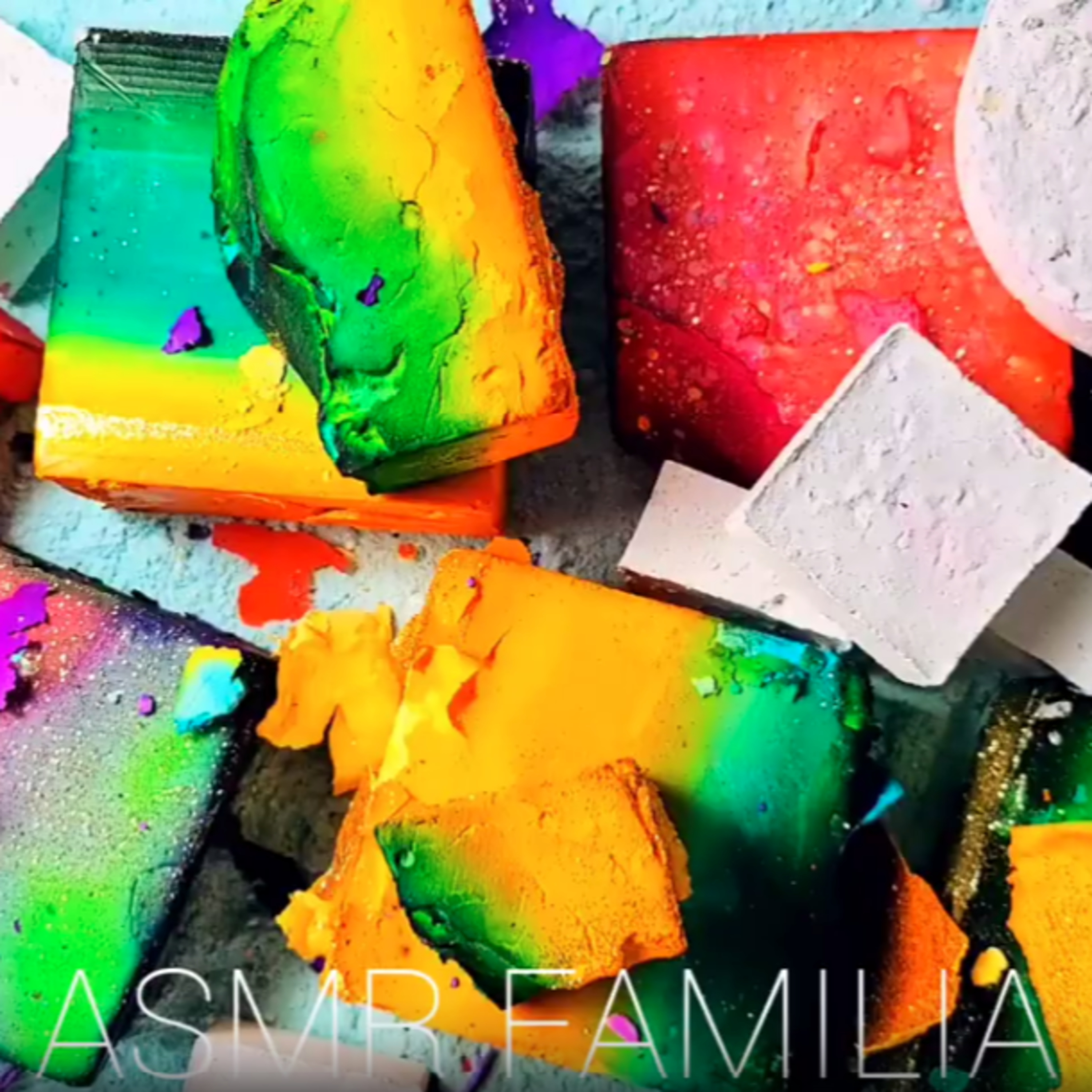 Ombré Rainbow Dyed Gym Chalk & Plain Reforms 🌈🤍 #satisfying #asmr #chalk #gymchalk #crushing