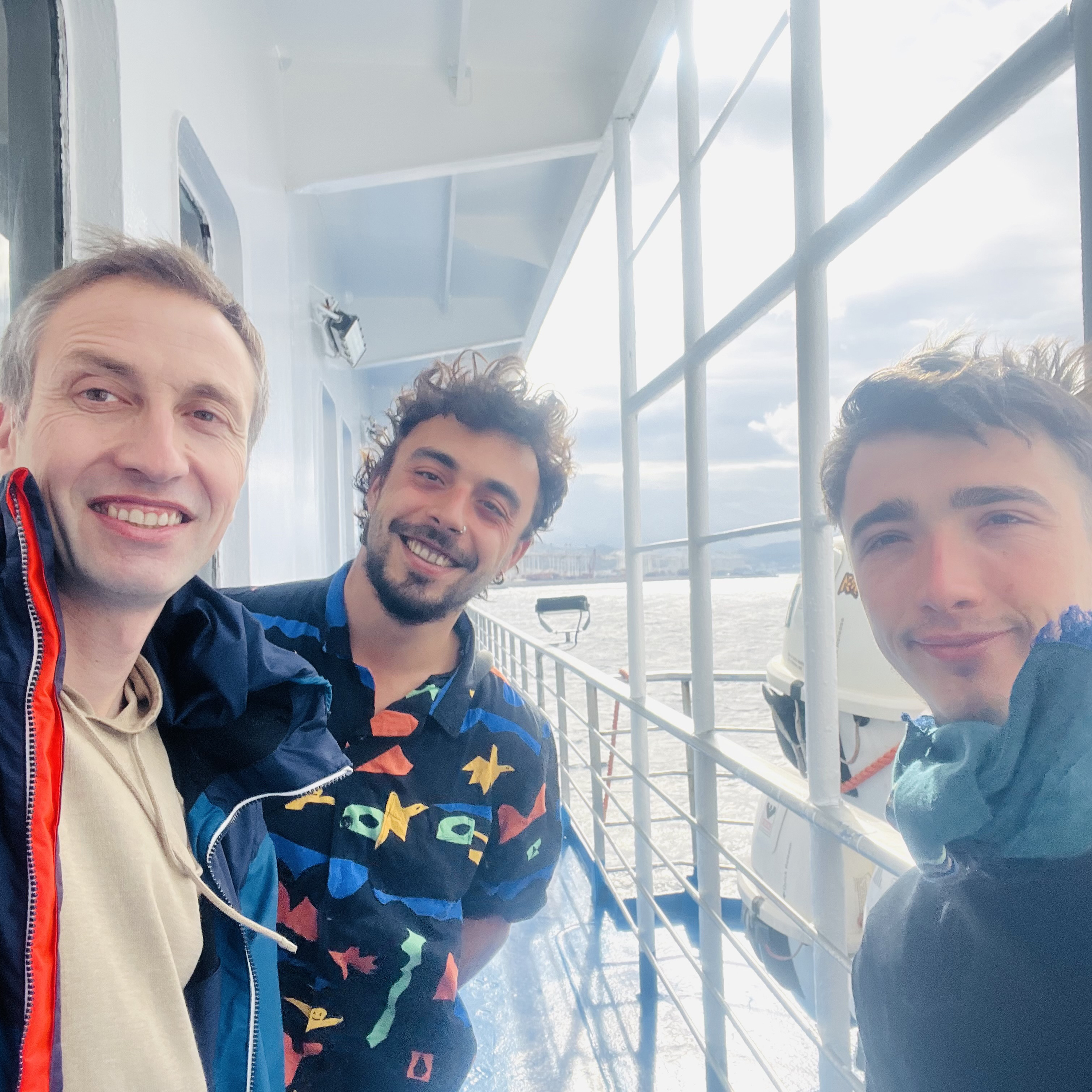 Théo et Chem se lancent dans un voyage à vélo au Maroc episode artwork