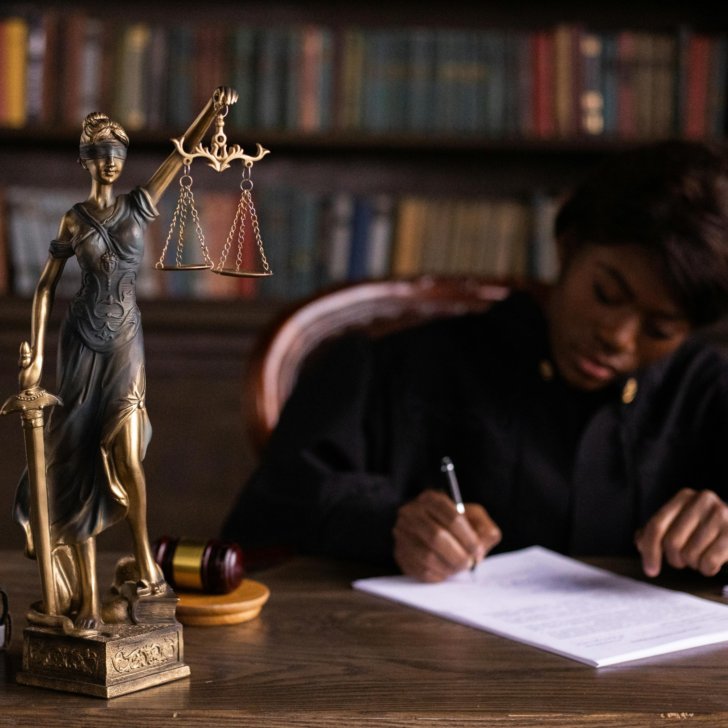 FASCINATING INTERDISCIPLINARY FIELD OF LAW AND LITERATURE - OBJECTIVITY VS AUTHORITY IN LEGAL NOVELS  episode artwork