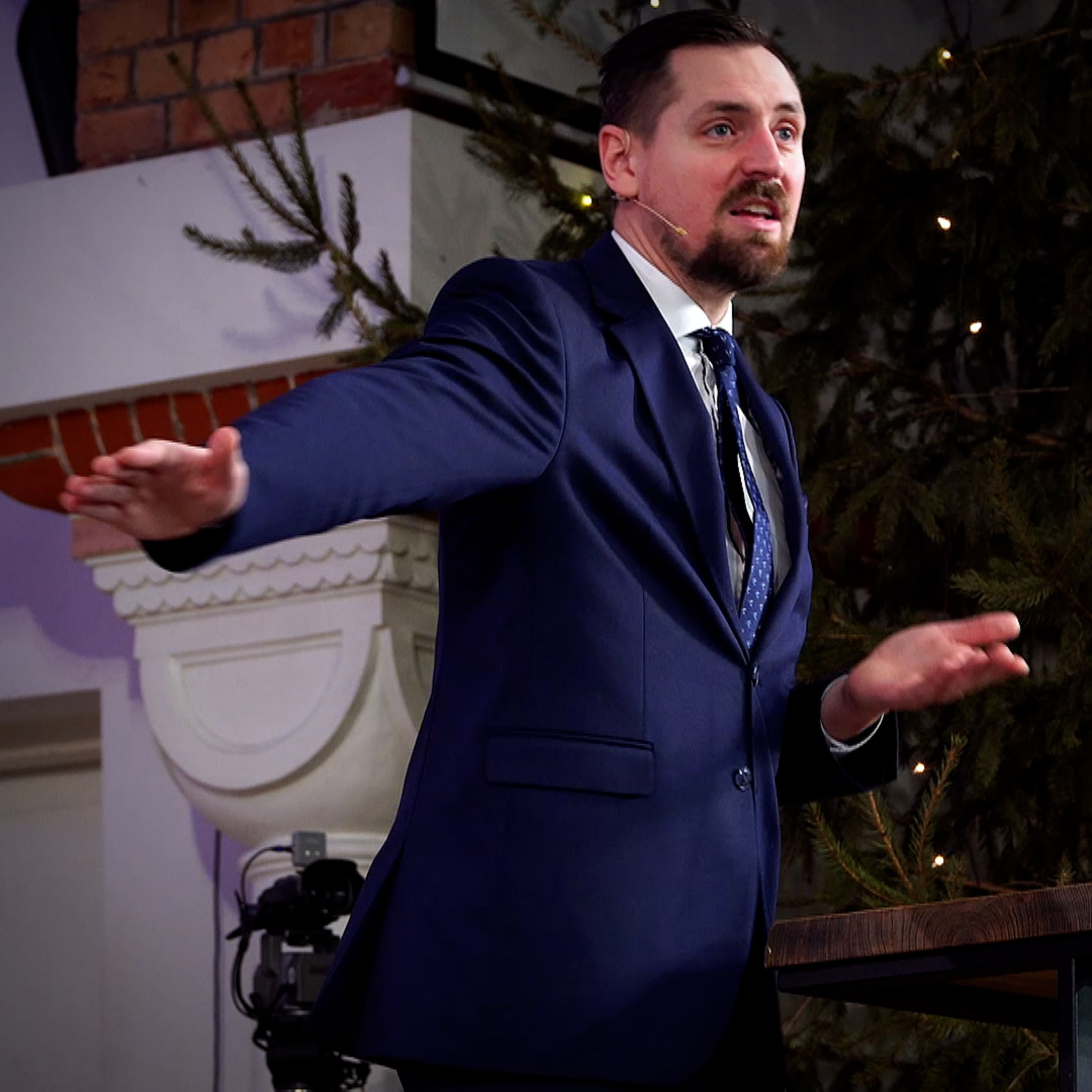 KAM MĒS ĪSTI TICAM? - “ES TICU” #1 | Matīss Babrovskis, 04.01.2026 episode artwork