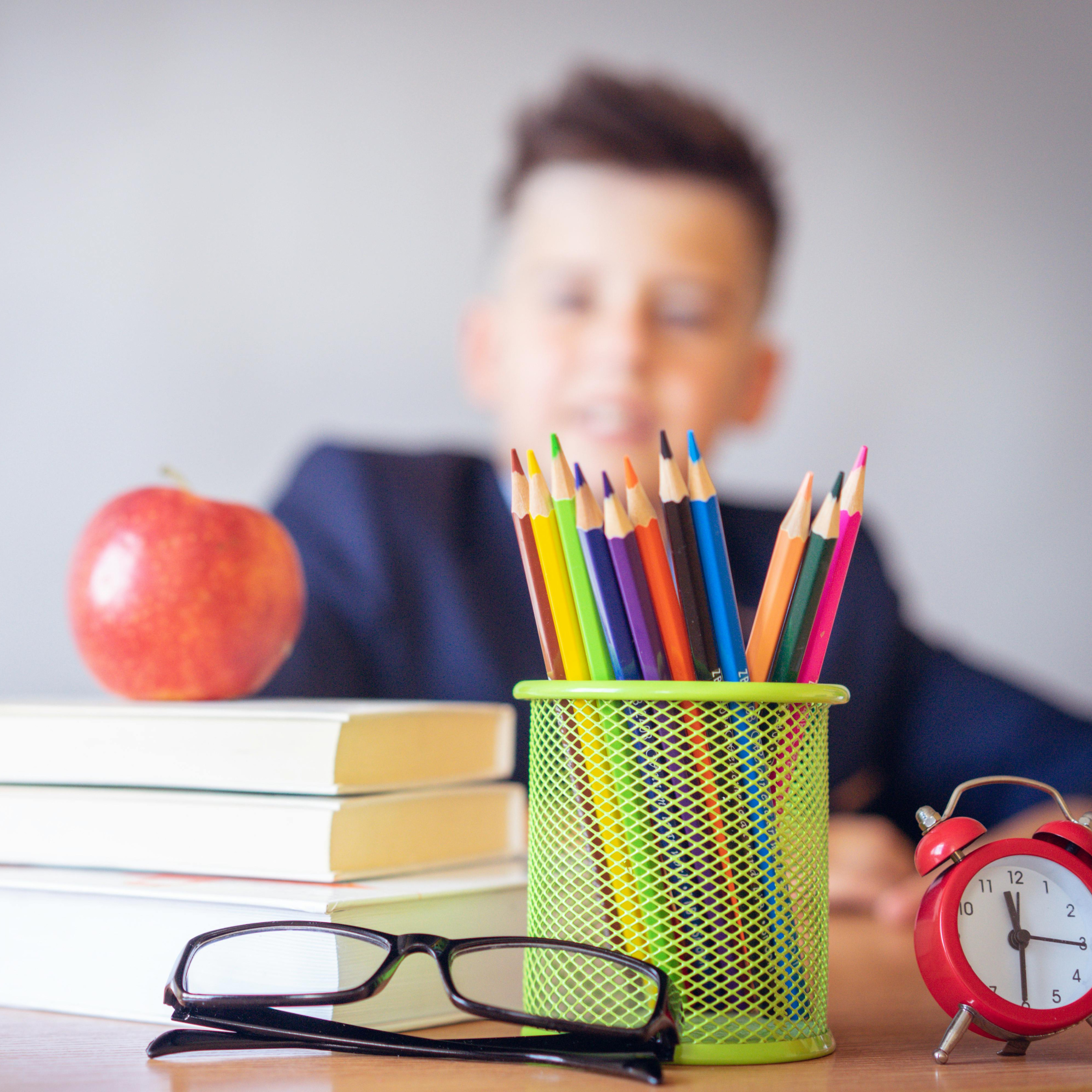Como funciona a educação em tempo integral no país? Especialista explica!