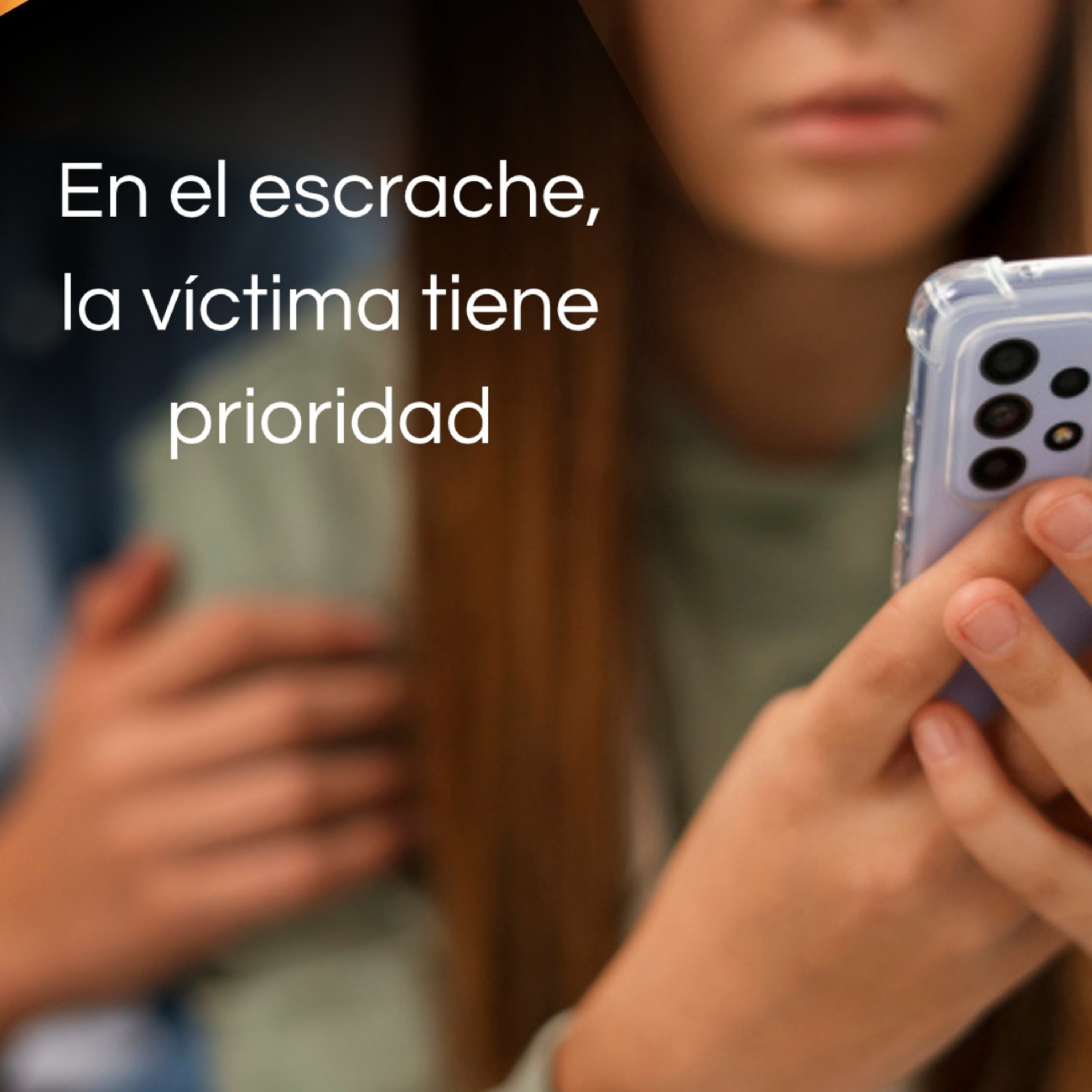 Corte protege a madre cuidadora sancionada con arresto tras denunciar violencia intrafamiliar mediante escrache episode artwork