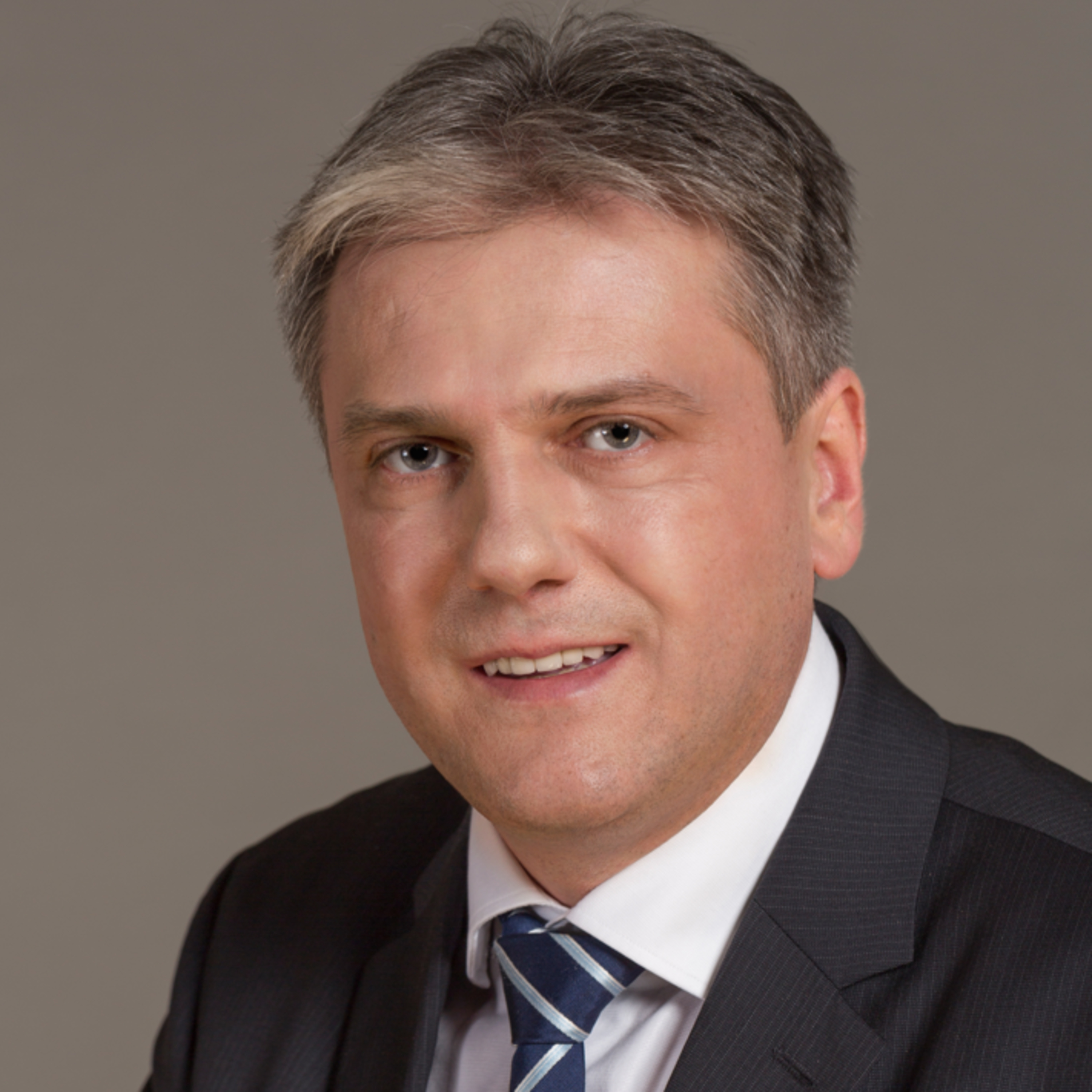 111. Amikor a jogászprofesszor tudományos értekezés helyett "limonádét" ír:) - 25 perc Skypeophon