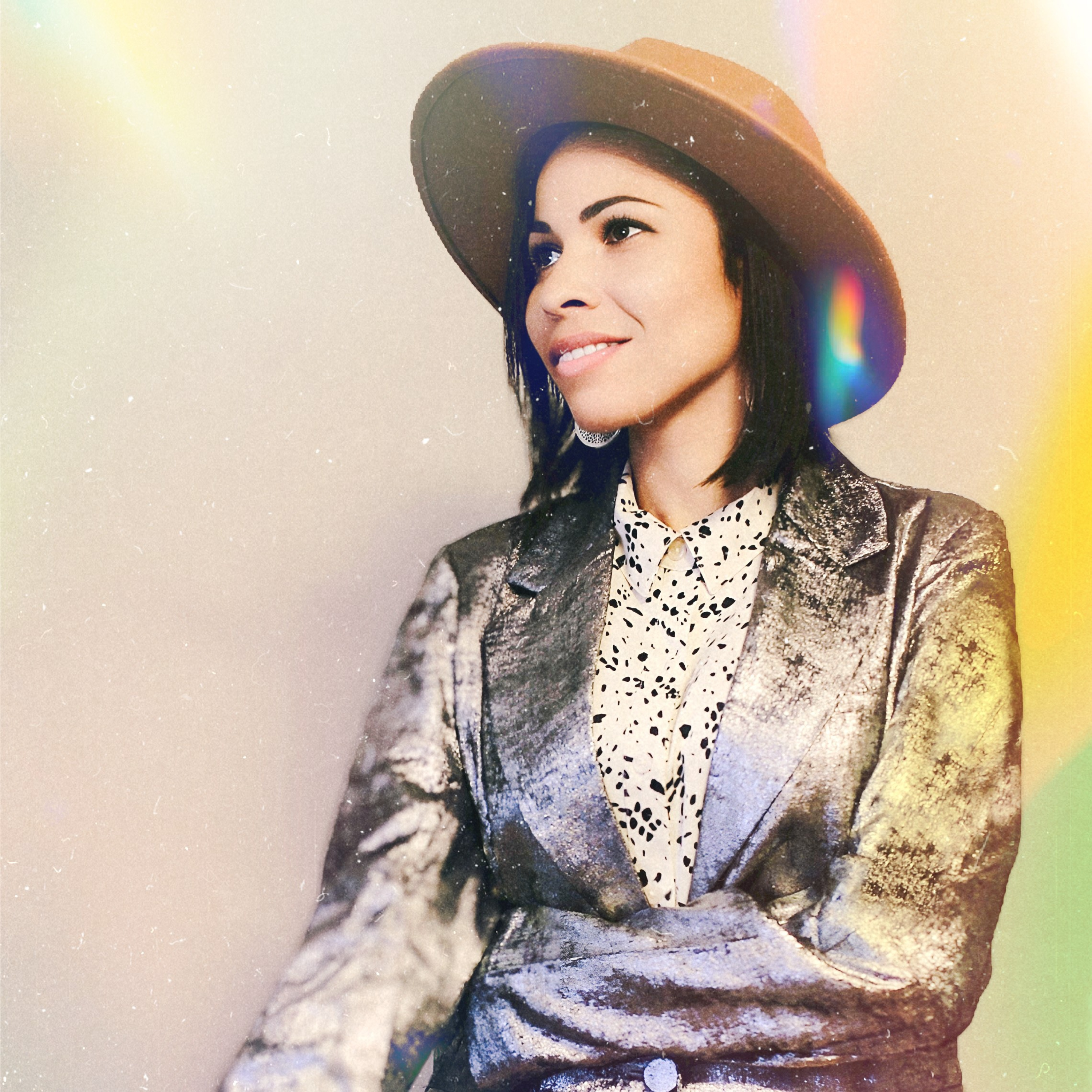 Brazilian-born/New Jersey based singer/songwriter The Red Betty (Spectra Music Group) is my guest! episode artwork