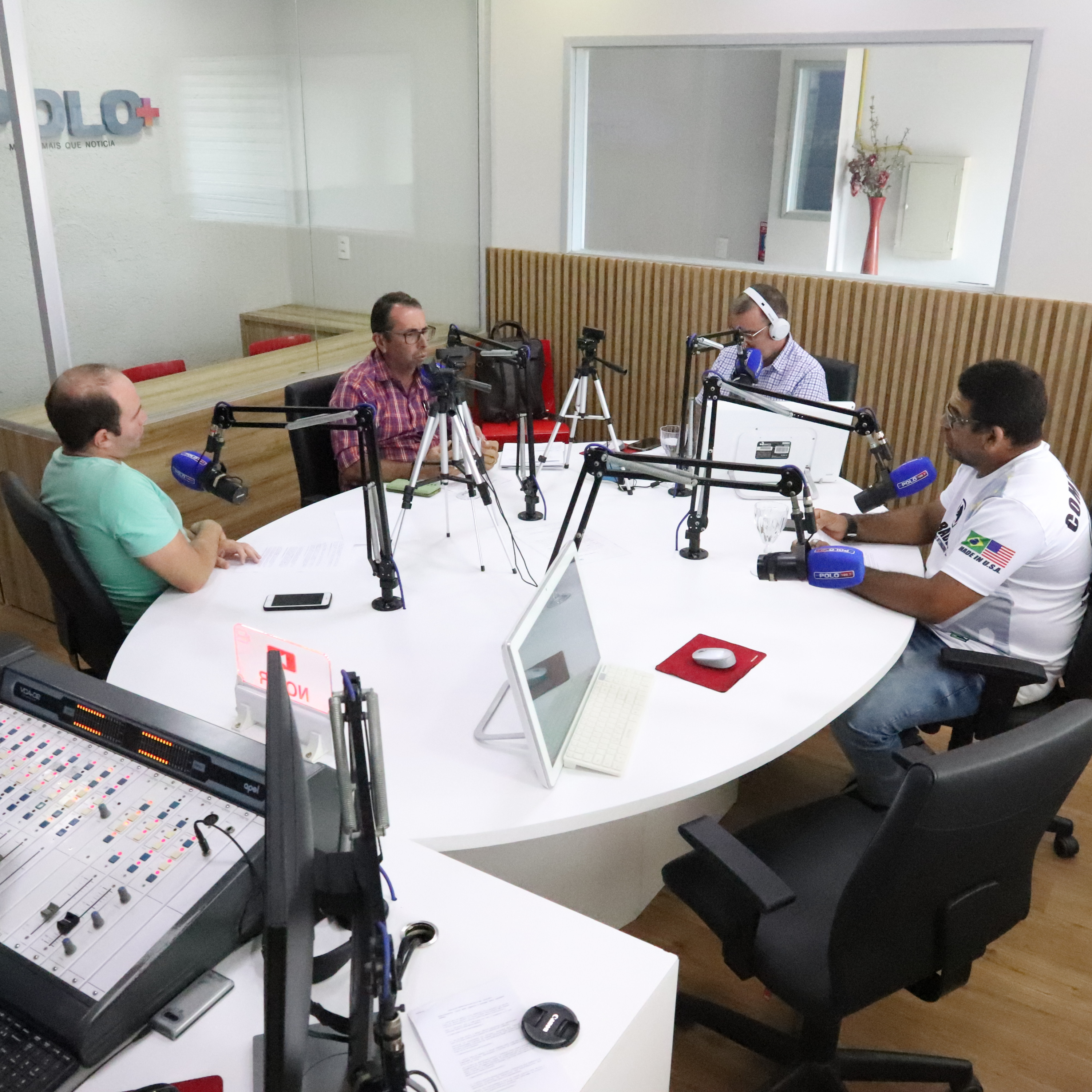 29.03.2023 - Primeiras feiras na sexta, Esquadrão do Atacado e ações da gerência de RH são discutidas na Polo FM episode artwork