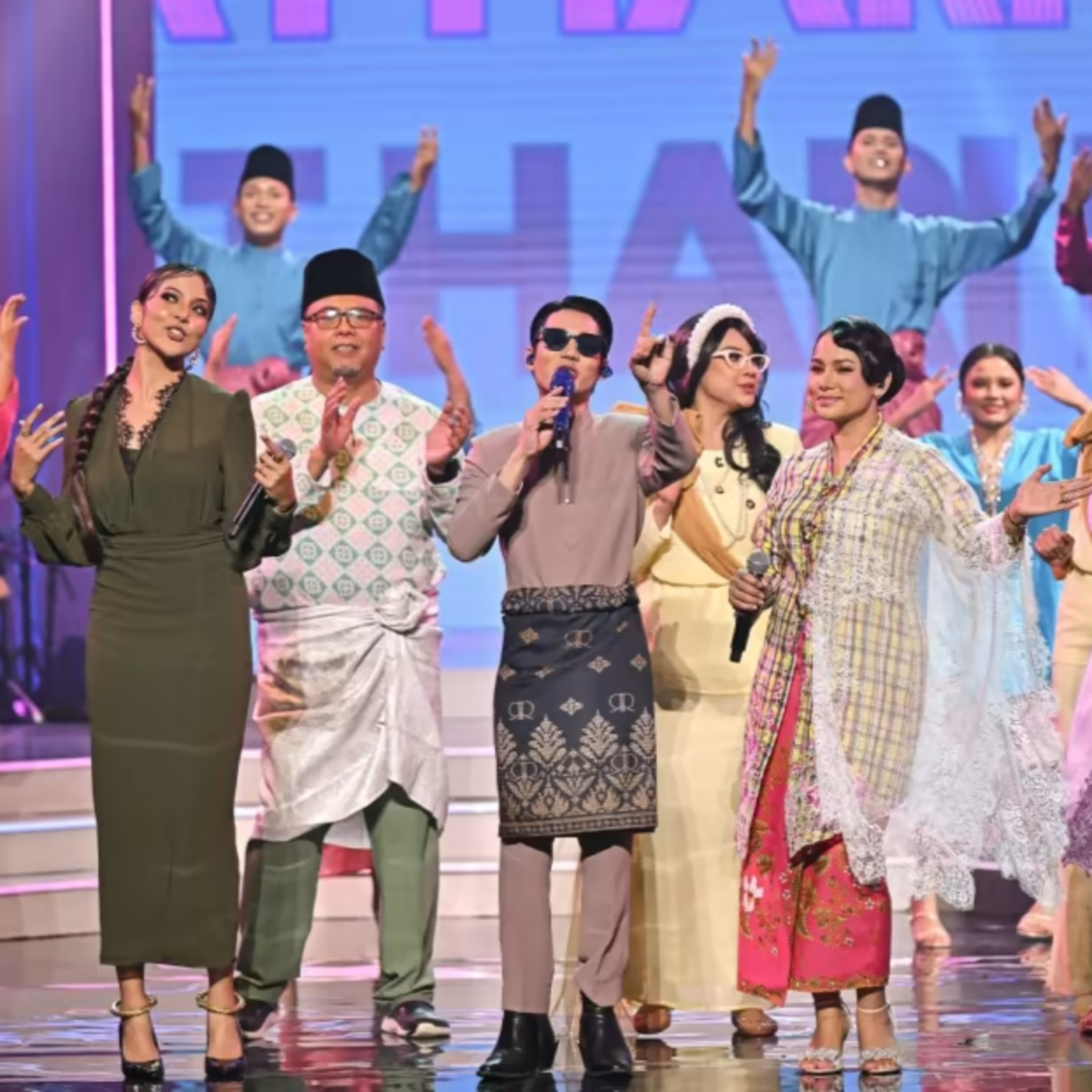 S1E213: Sharat2 Malam Dan Pagi Raya episode artwork