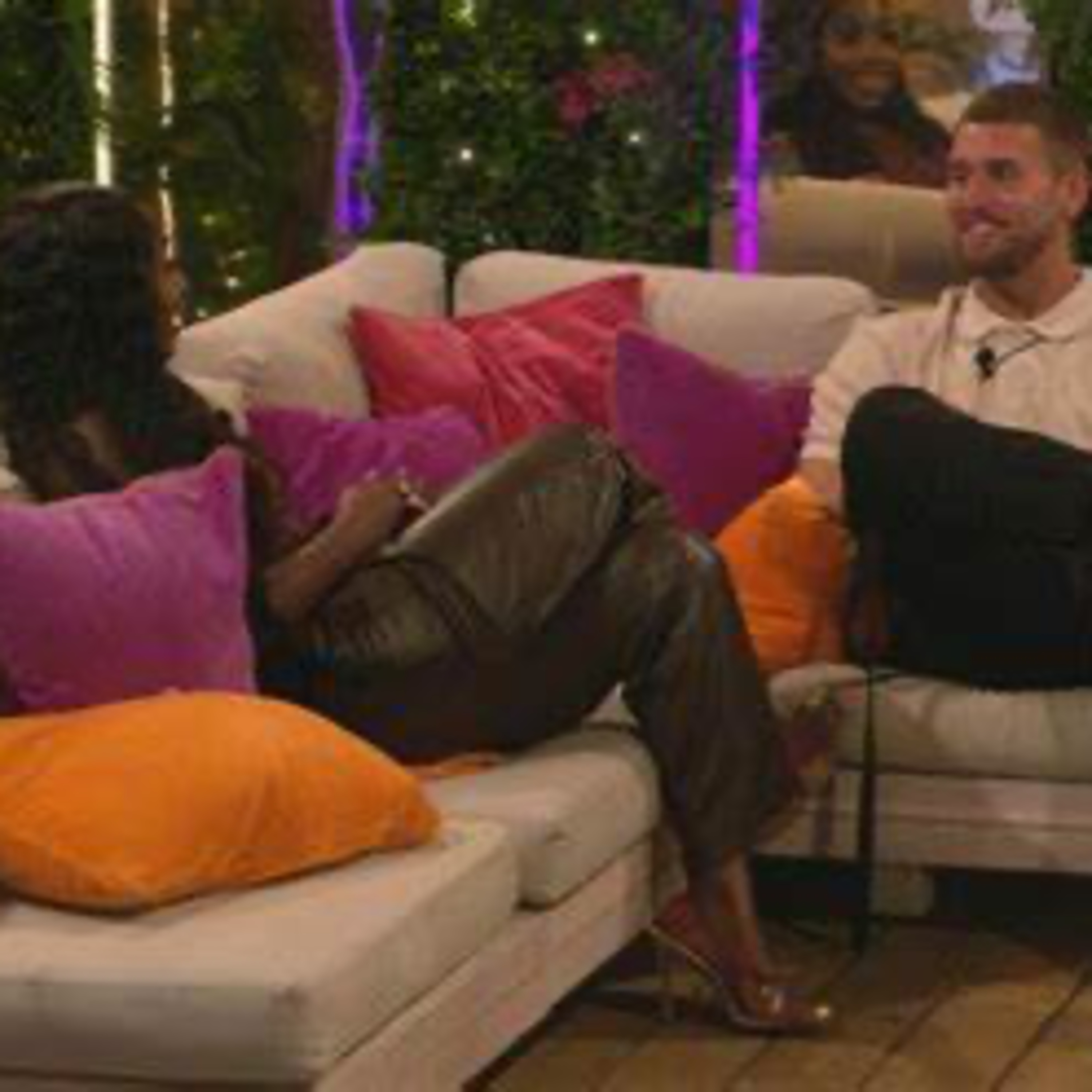 Love Island UK Season 10 EPS23-24 - Jo Is Back On The Show  episode artwork