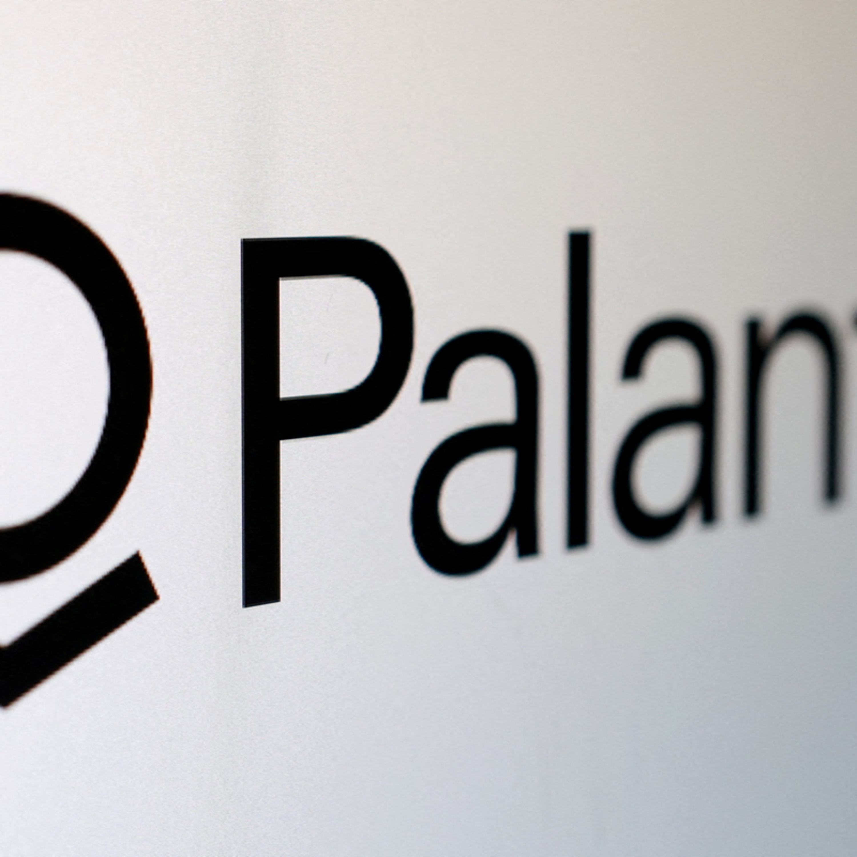 Agosto 4: Palantir devuelve la confianza