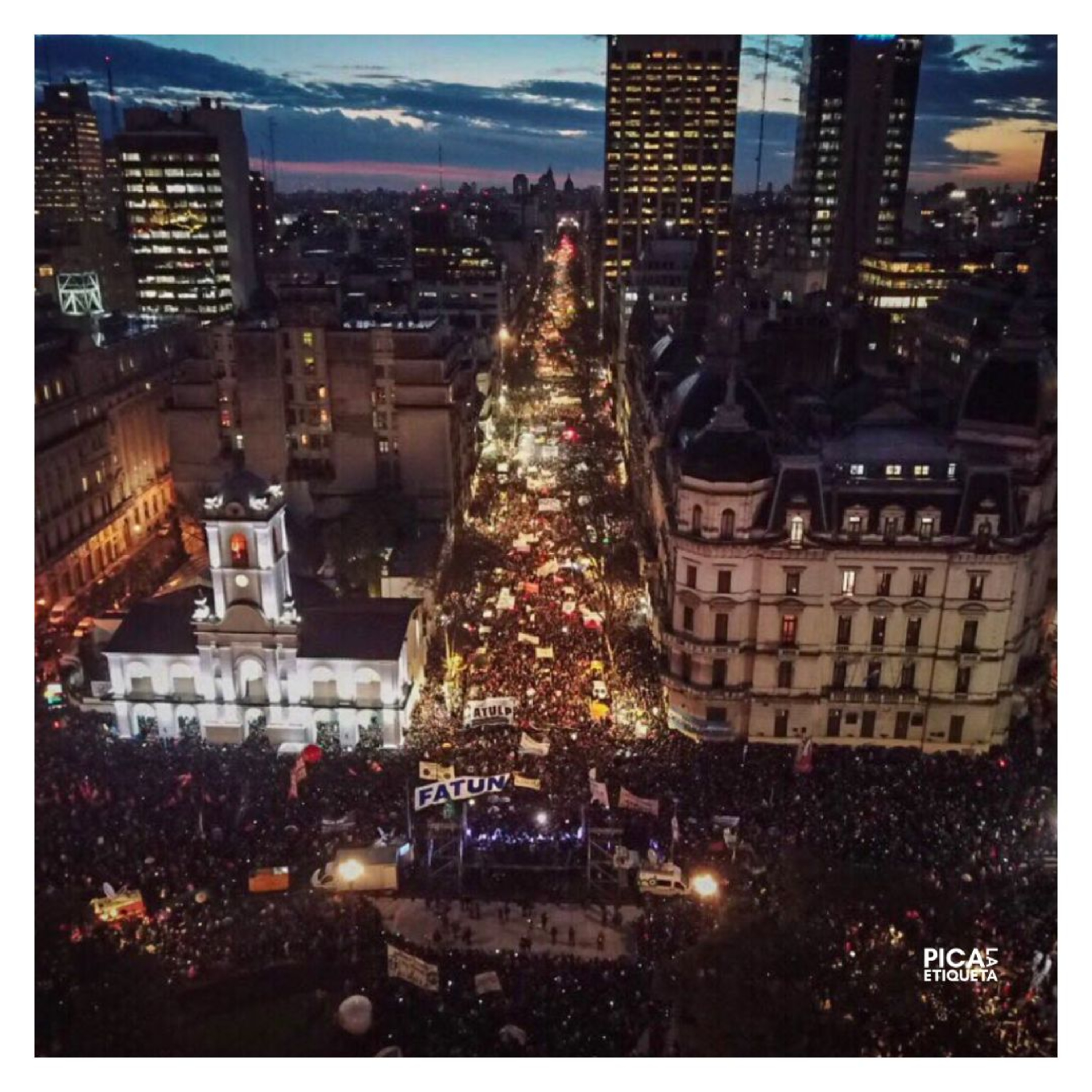 Darío Capelli y la Marcha Nacional Universitaria episode artwork