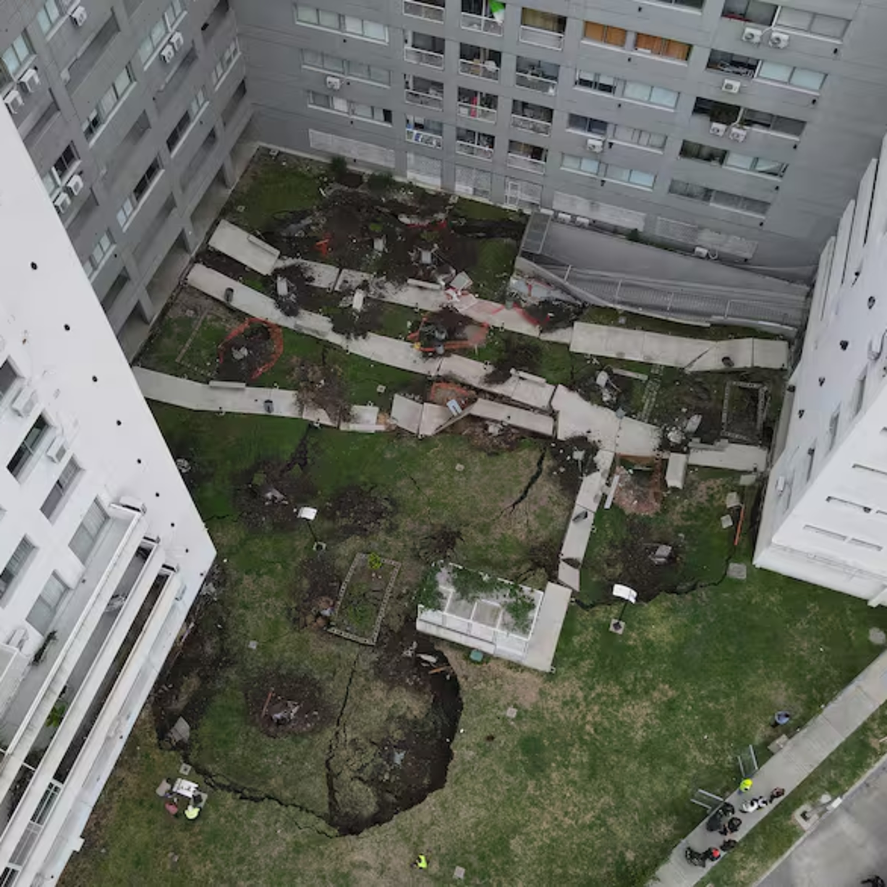 #Derrumbe en Parque Patricios x Jonatan Baldiviezo episode artwork