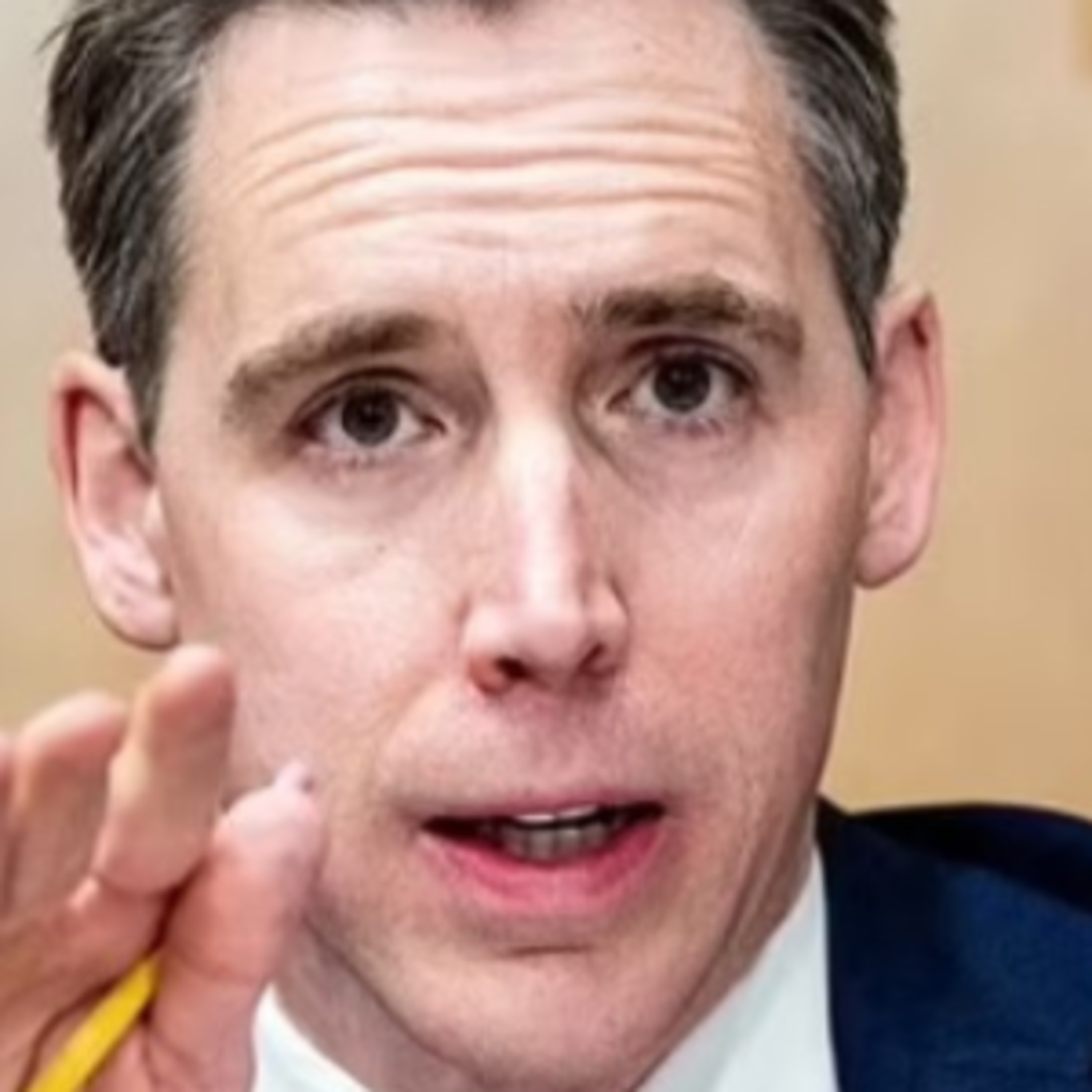 JOSH HAWLEY DEMANDS CREDIT CARD APR TO DROP TO 18% episode artwork