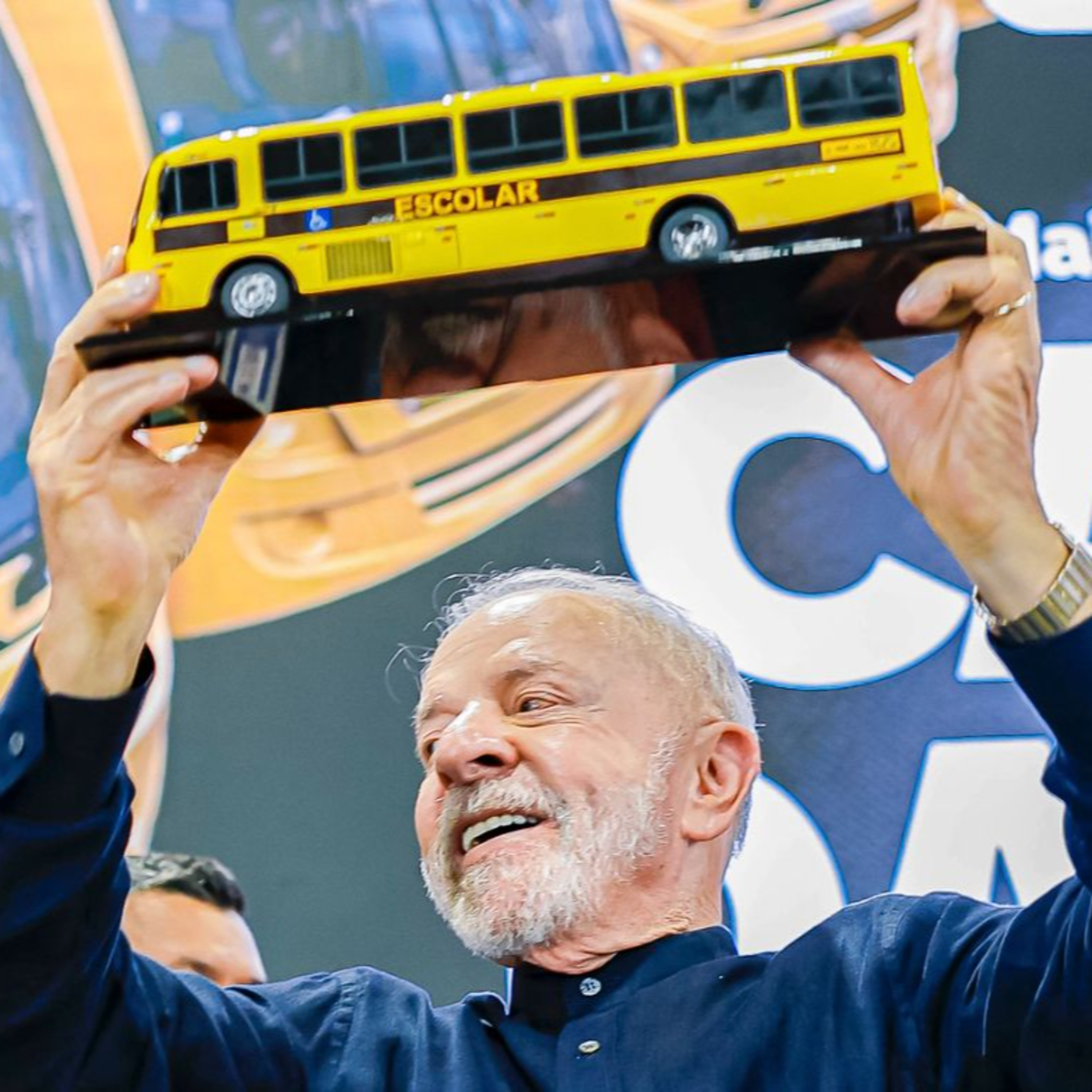 🎙️ DISCURSO | Presidente Lula participa de entrega de de 324 ônibus escolares do Programa Caminho da Escola episode artwork