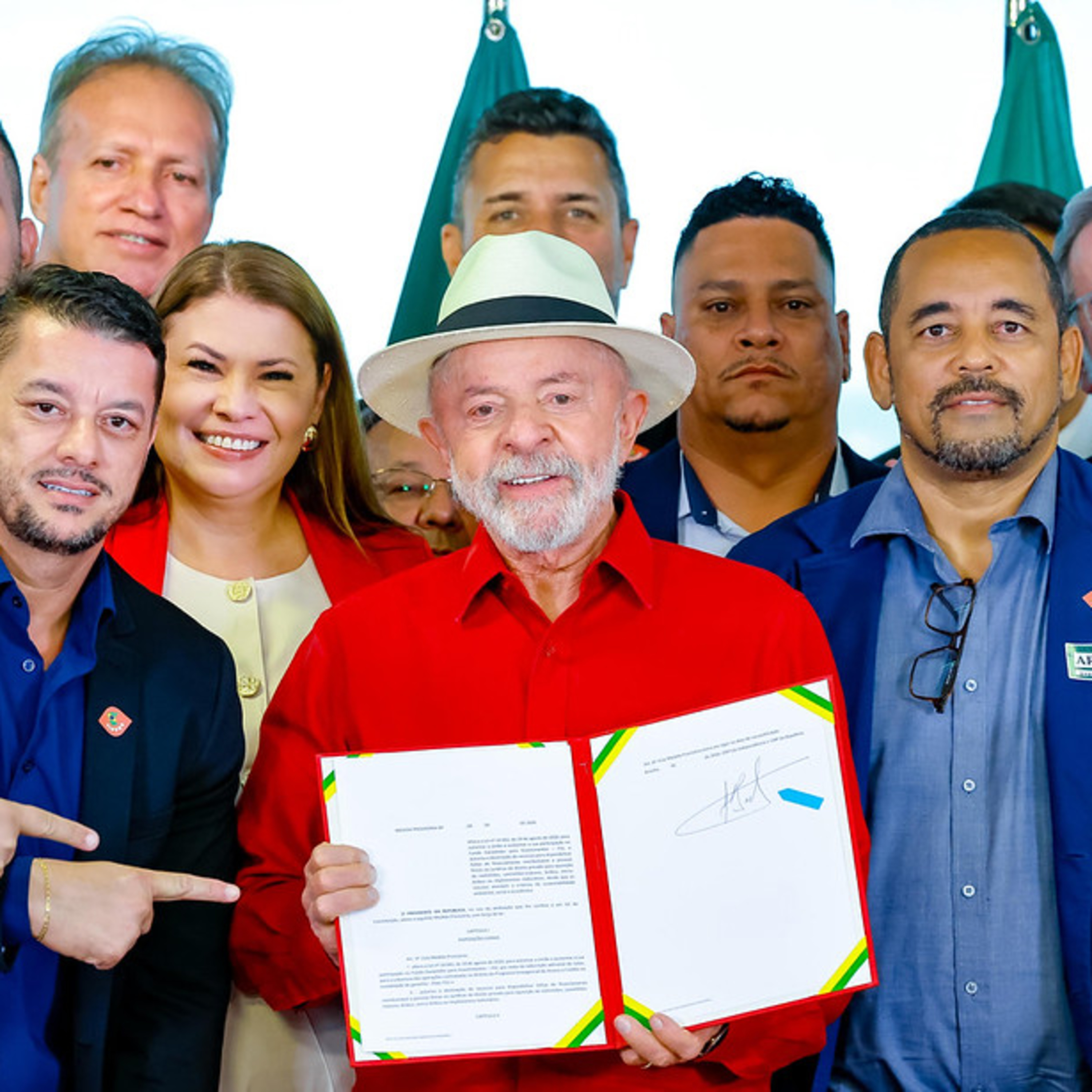 🎙️DISCURSO | Lula anuncia crédito para aquisição de caminhões e ônibus - 30-04-26 episode artwork