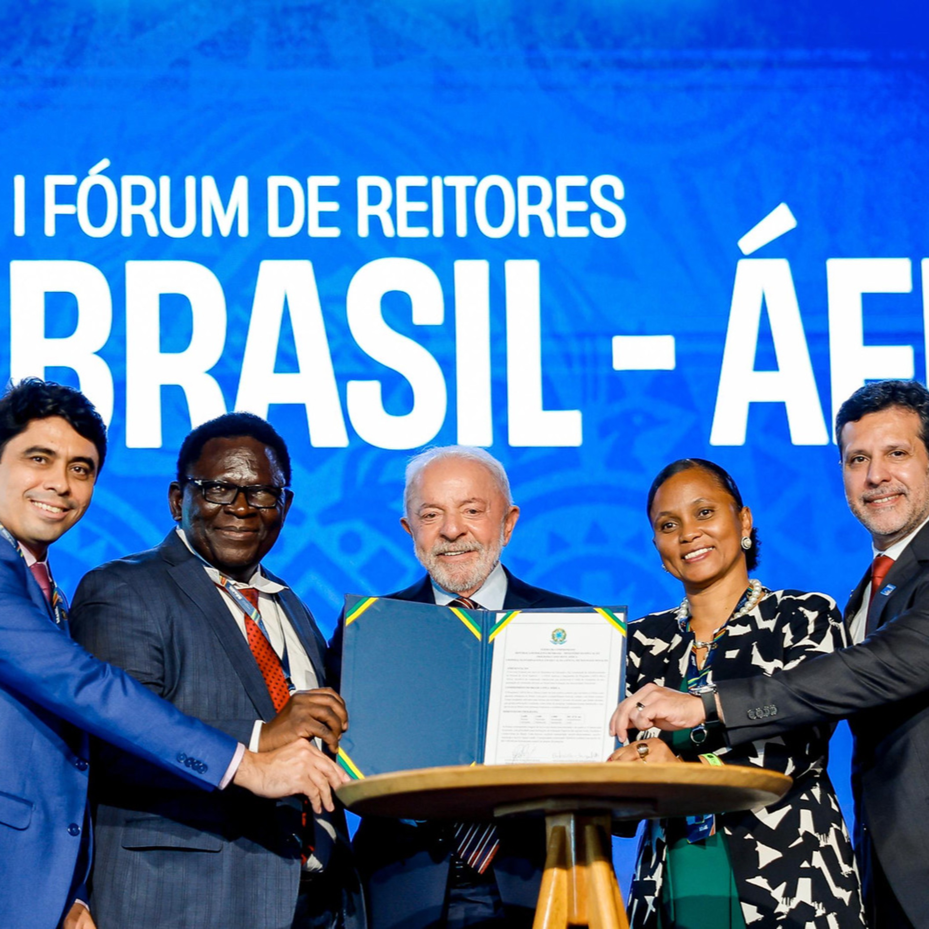 🎙️DISCURSO | Lula participa da abertura do 1º Fórum de Reitores Brasil-África - 25-05-26 episode artwork