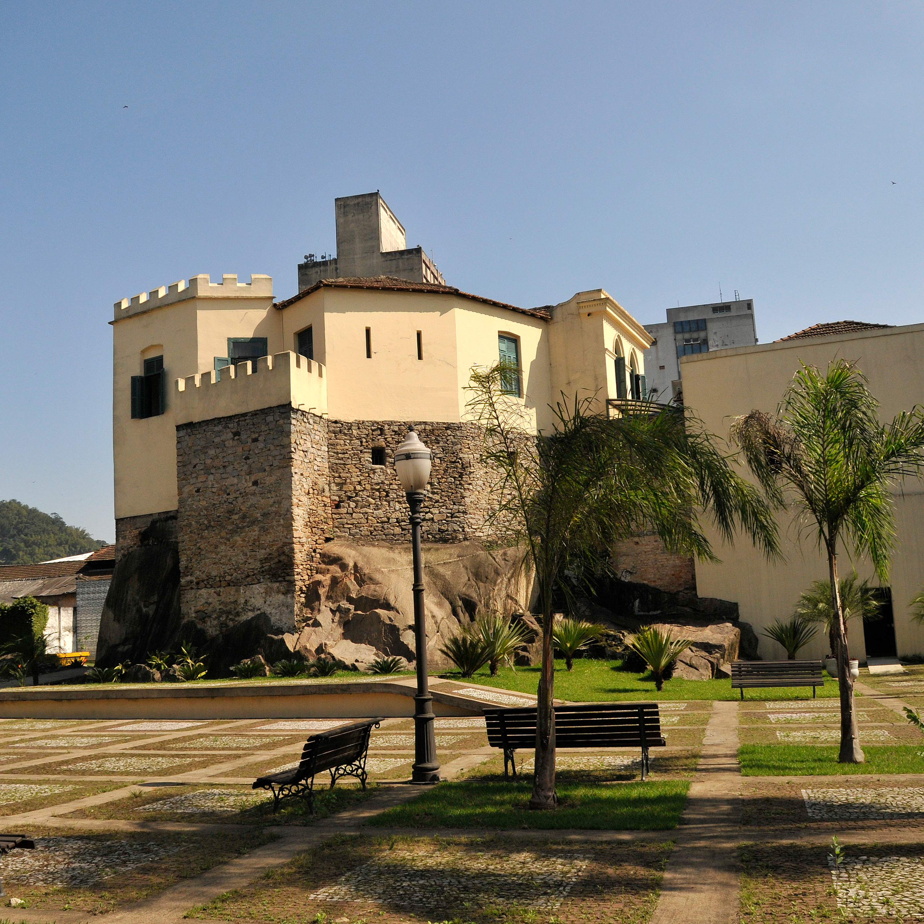 Cerro de Santa Catarina episode artwork