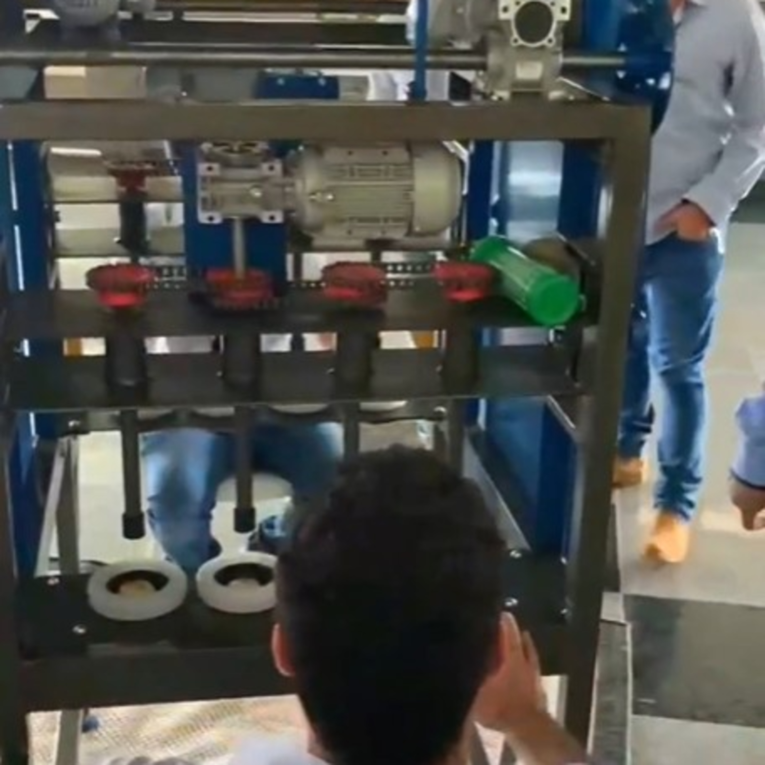Máquina criada no interior de Minas resolve problema dos produtores de alho episode artwork