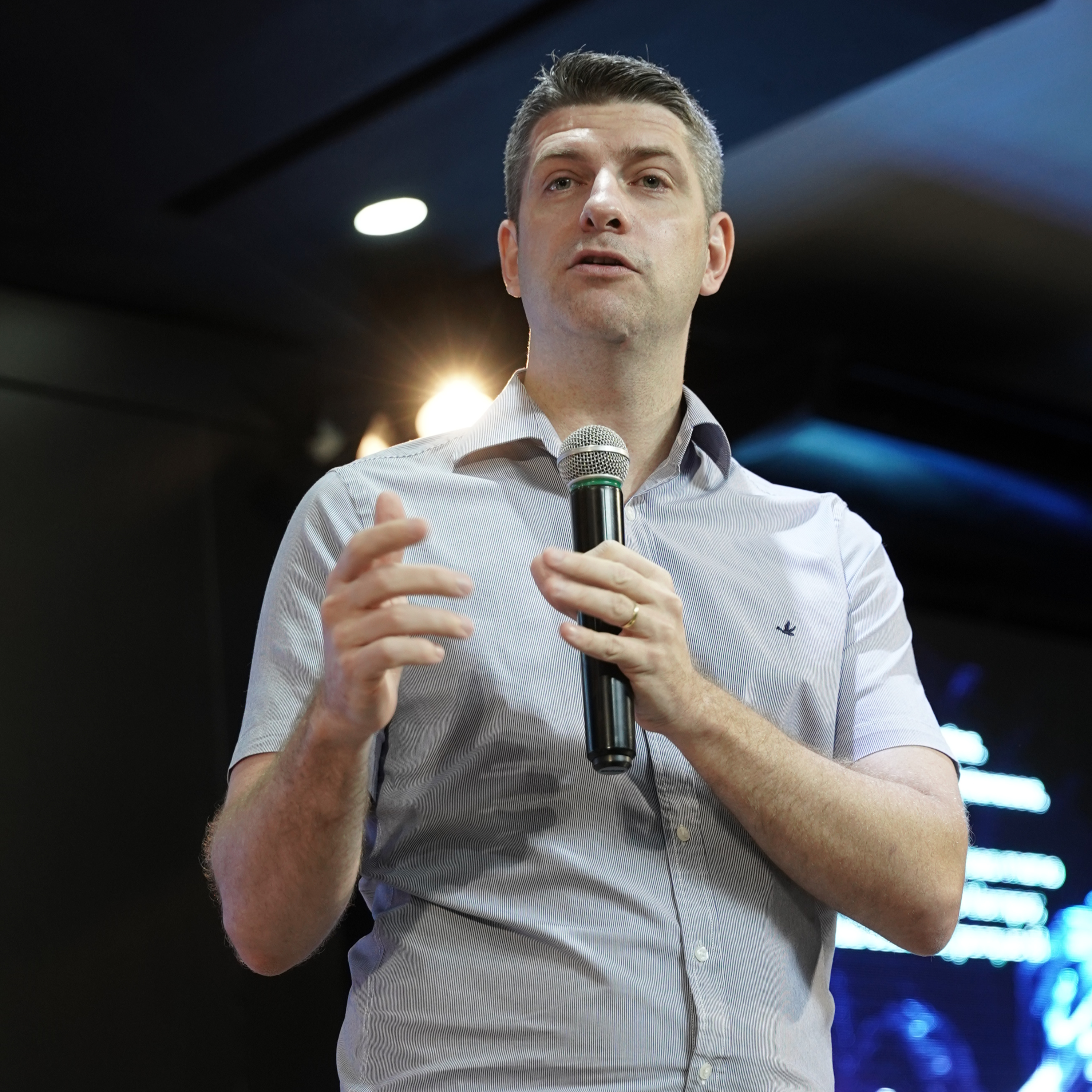 Cimientos y Lealtad que transforman - Pr Esteban Wiens