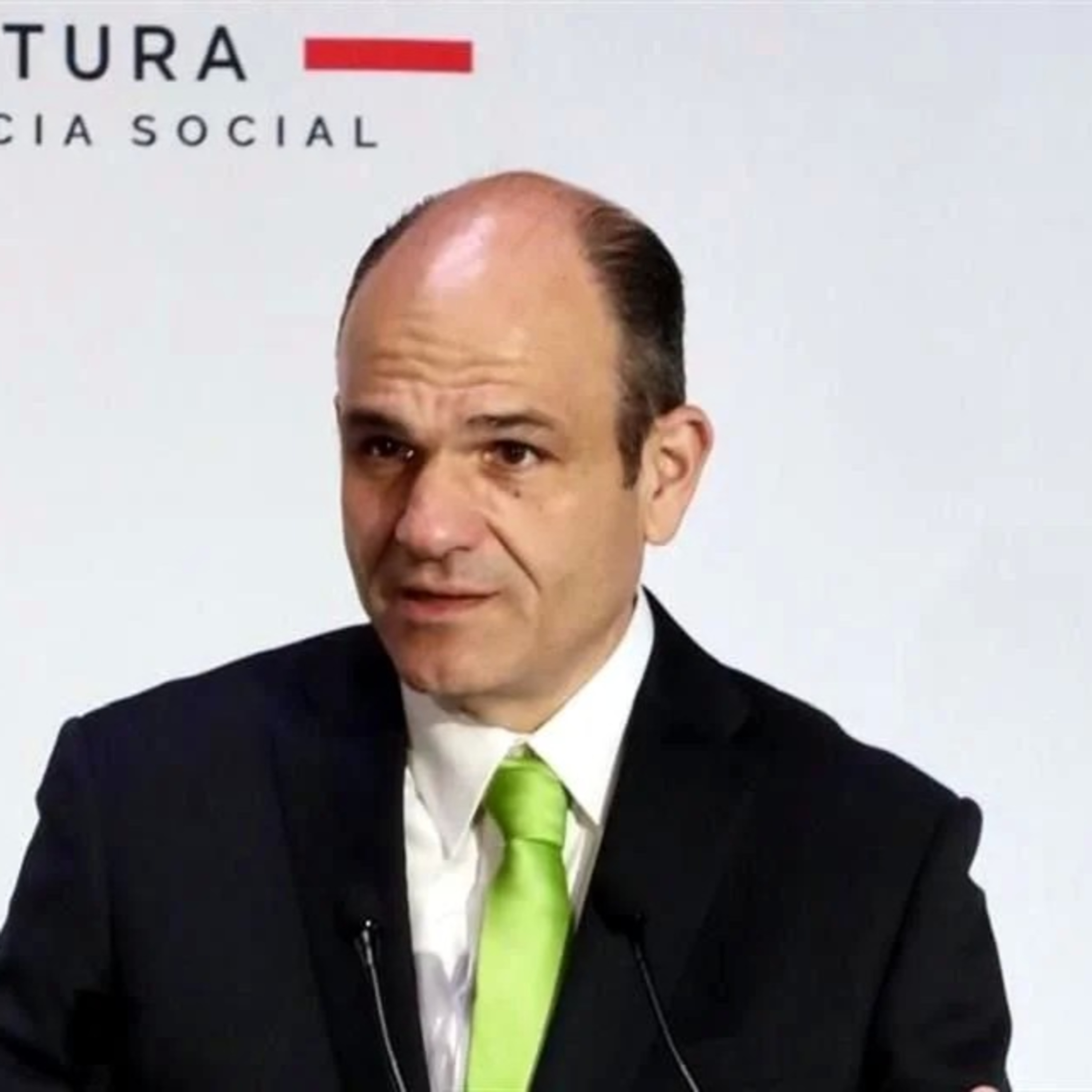 Diputados buscan frenar abusos de aseguradoras, Hacienda les pide tiempo episode artwork