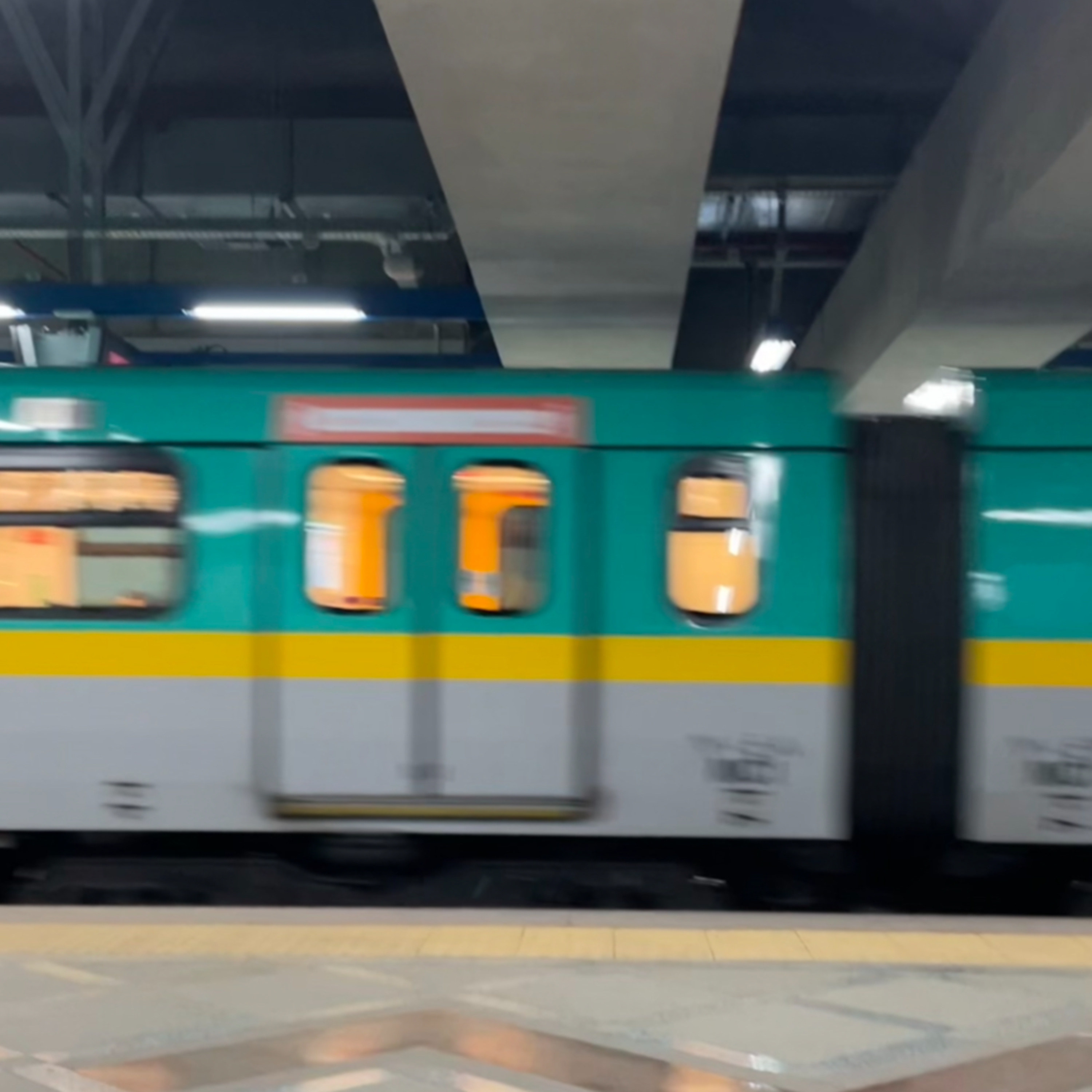 Line 3 | الخط الثالث