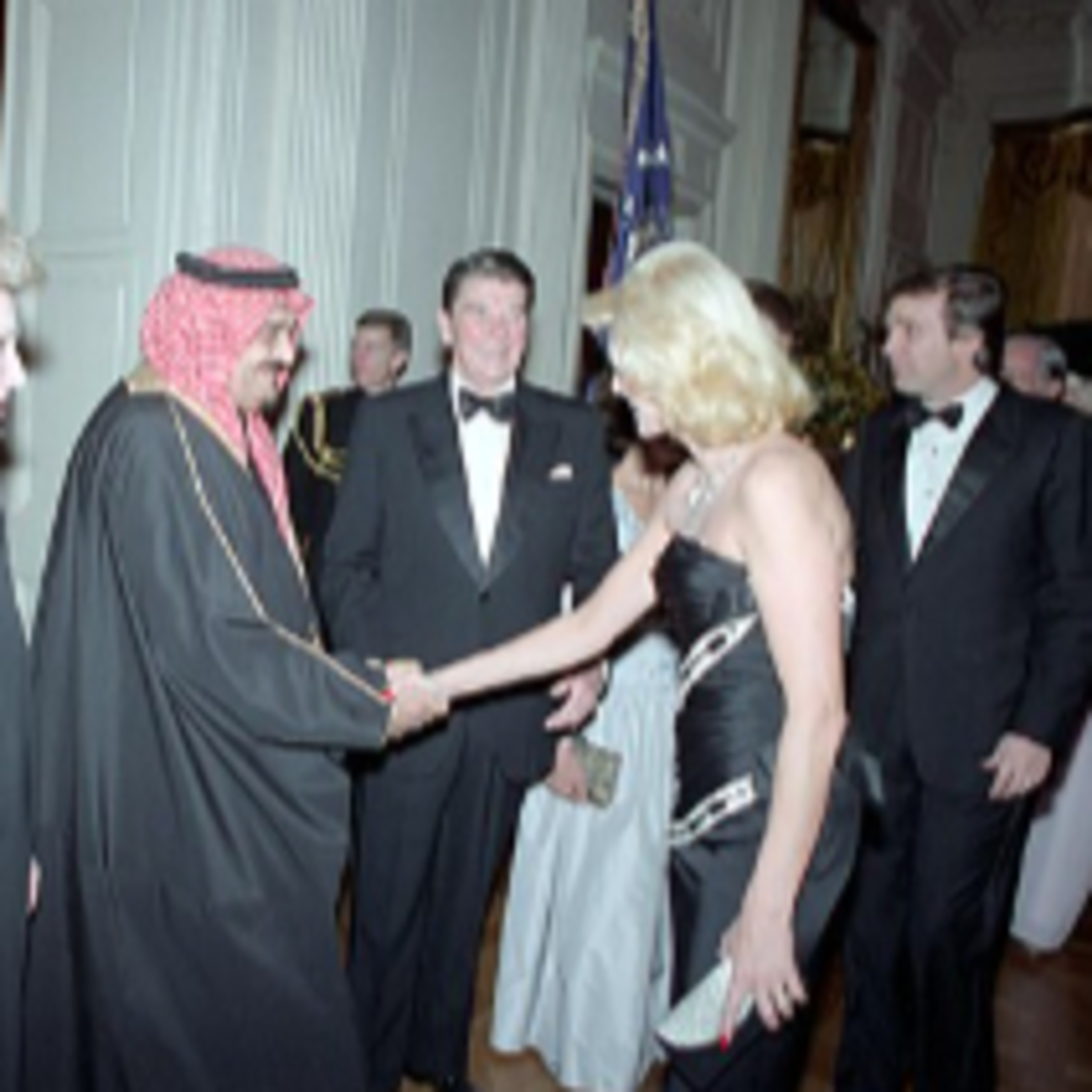 Dimwits, Dipsh*ts, Dufuses, and Dullards (E. 33); Gerrymandering / Trump's Saudi Ties