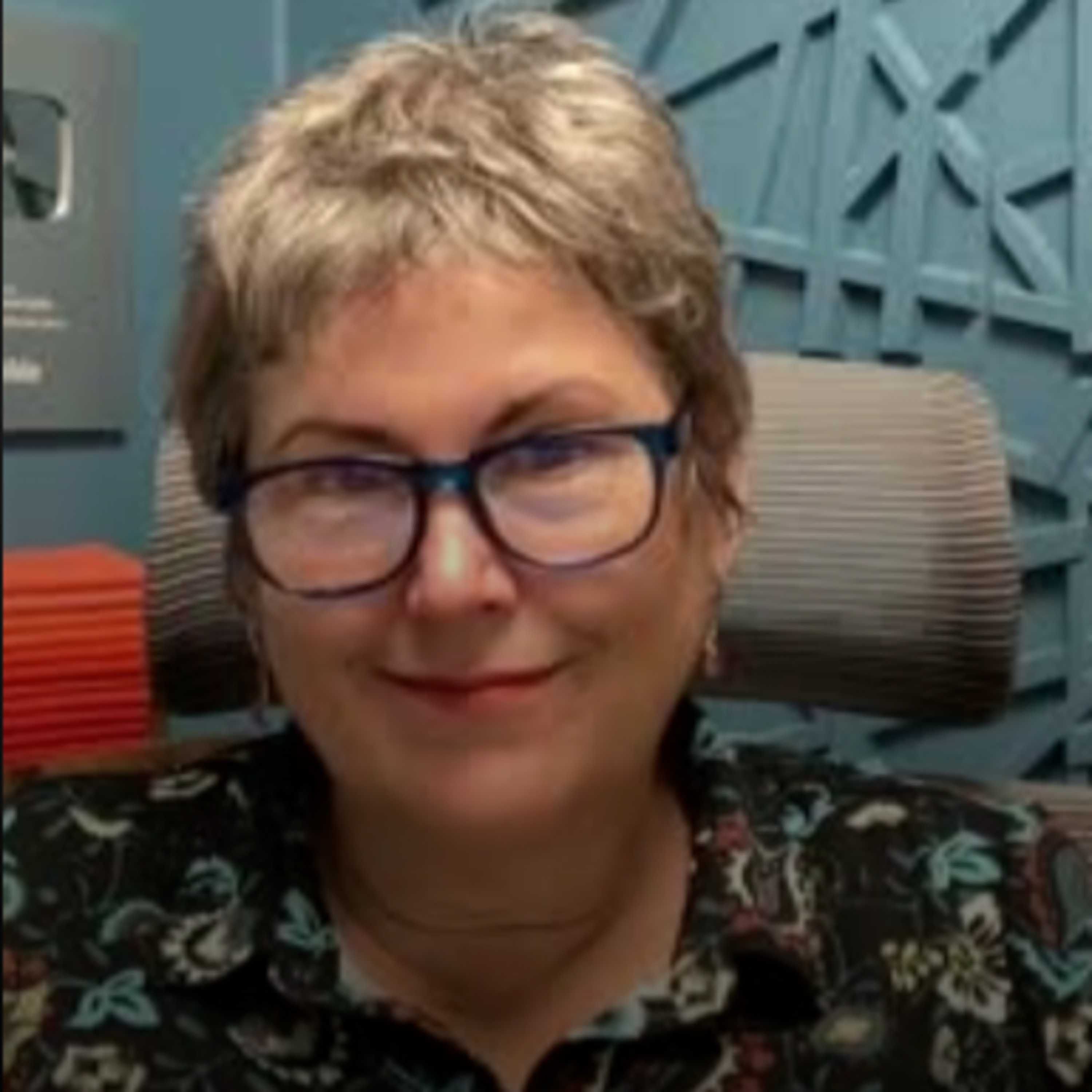 Karen Brown of Just Get it Done Quilts Started with a Selfie Stick (Ep 112) episode artwork