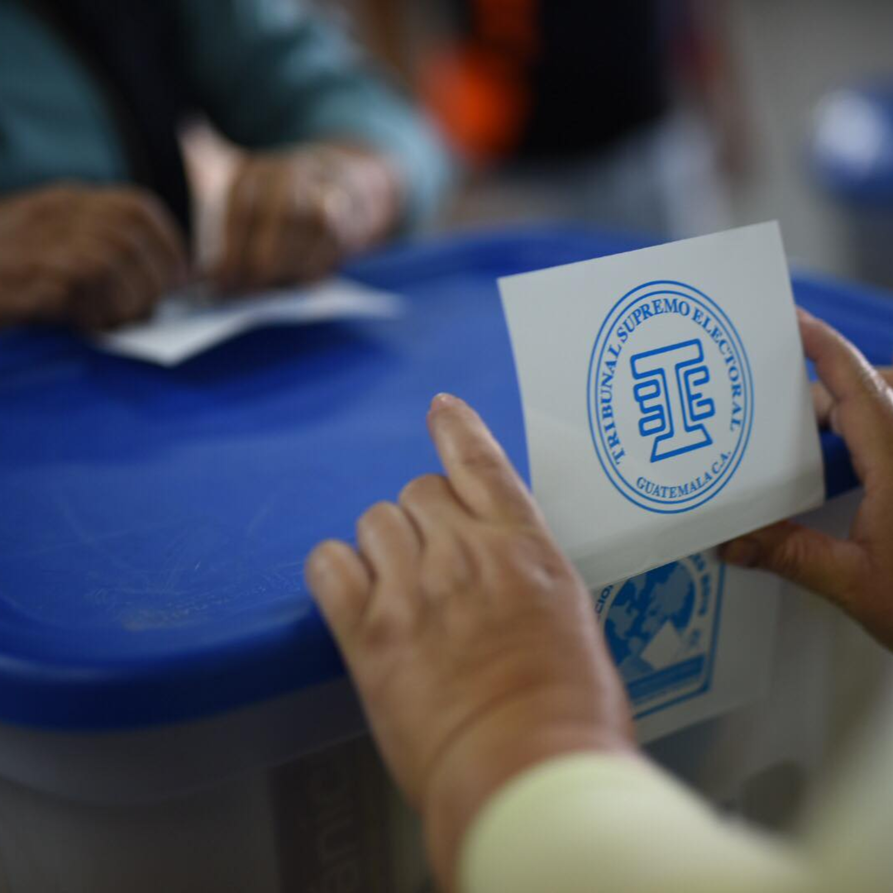 La fotografía de candidatos a la alcaldía de Guatemala aparecerá en papeletas electorales, mientras que en los 339 municipios restantes solo se incluirá el logotipo del partido o del comité cívico episode artwork