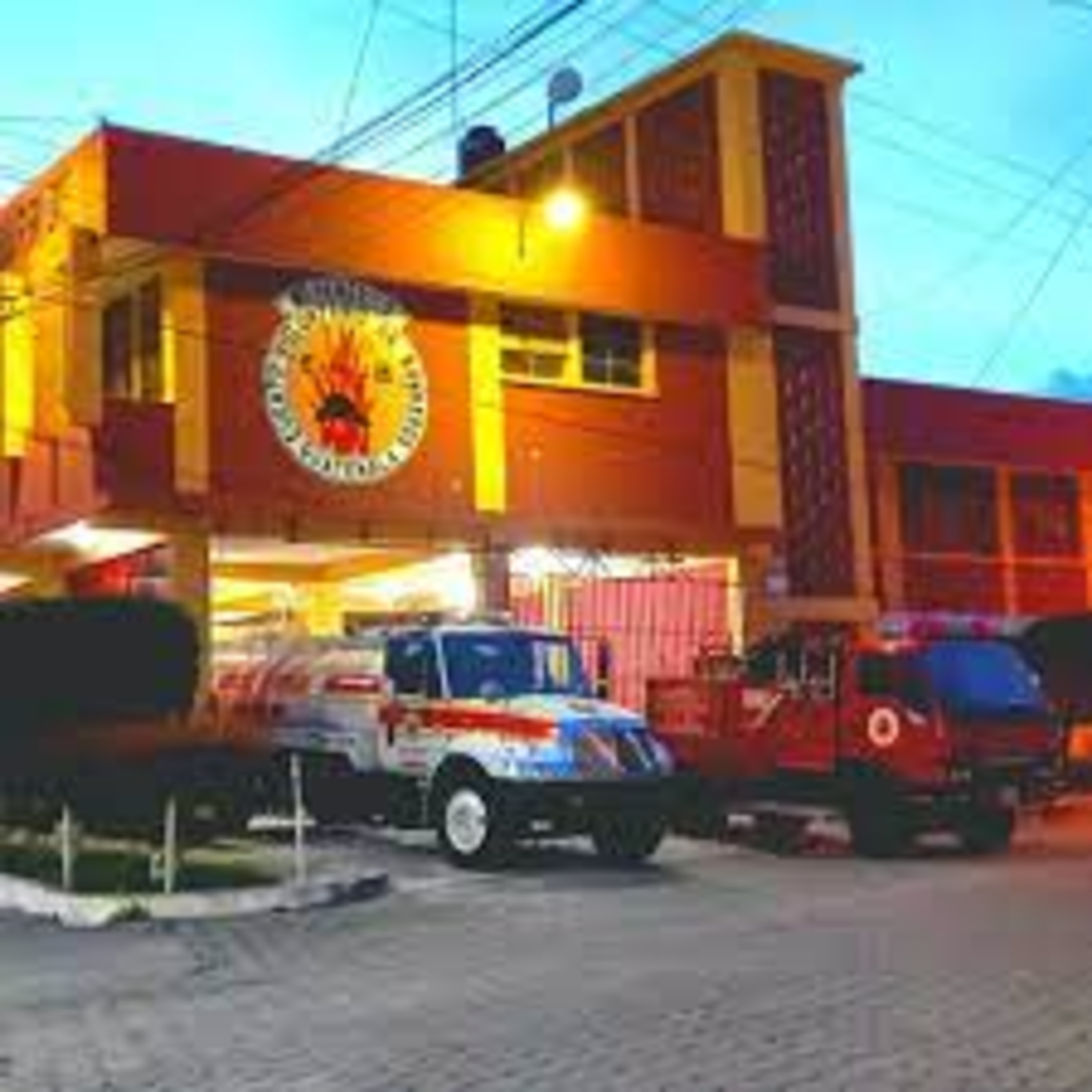 Estudiantes del centro universitario de San Marcos, realizaron donación a elementos de bomberos voluntarios de esta cabecera departamental. episode artwork